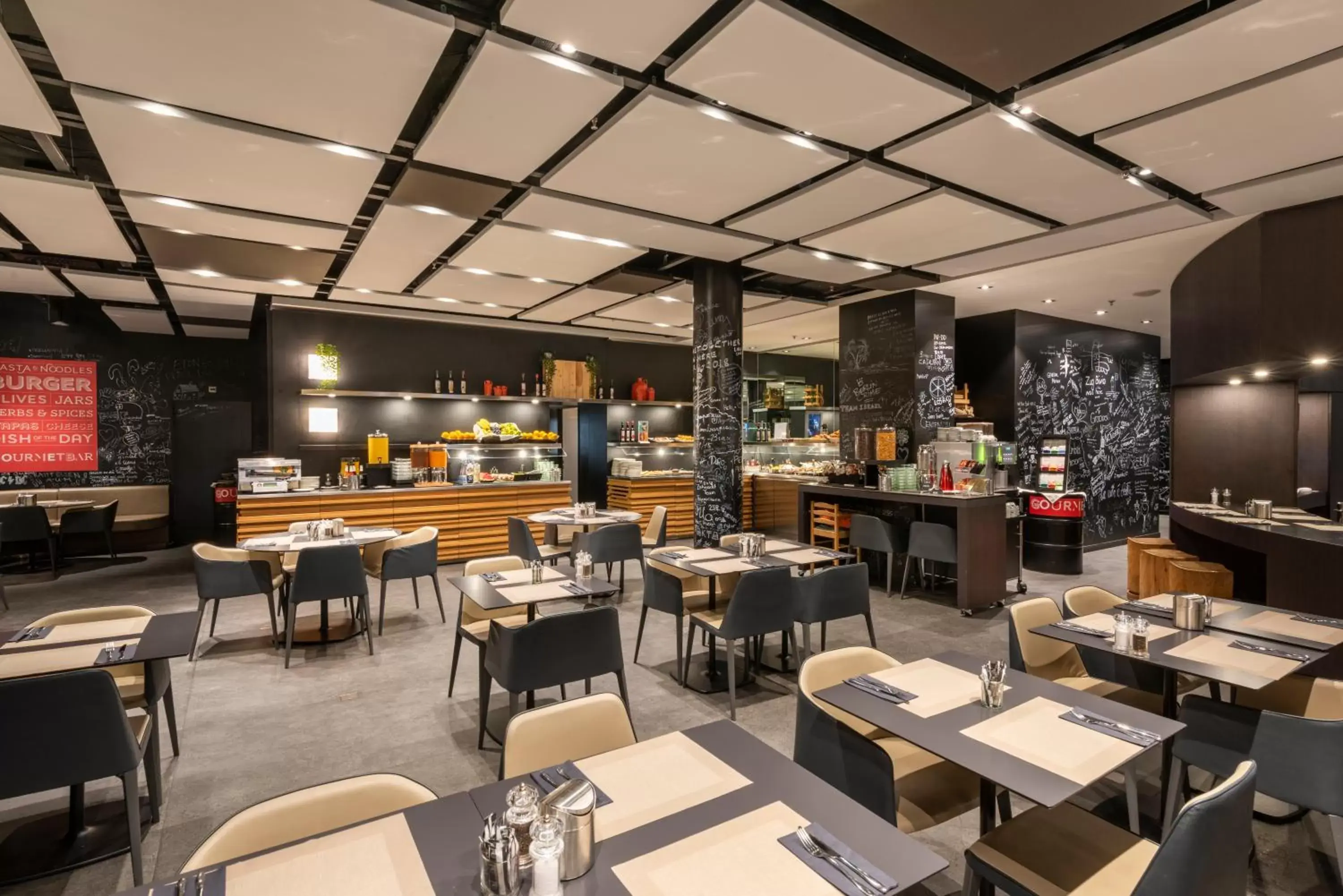 Restaurant/Places to Eat in Novotel Bern Expo - NEWLY RENOVATED!