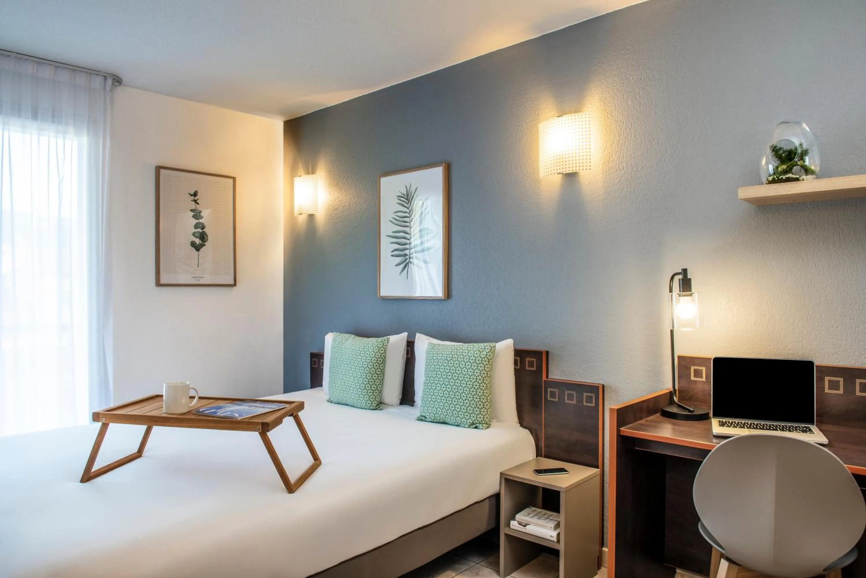 Photo of the whole room, Bed in Aparthotel Adagio Access Nice Acropolis