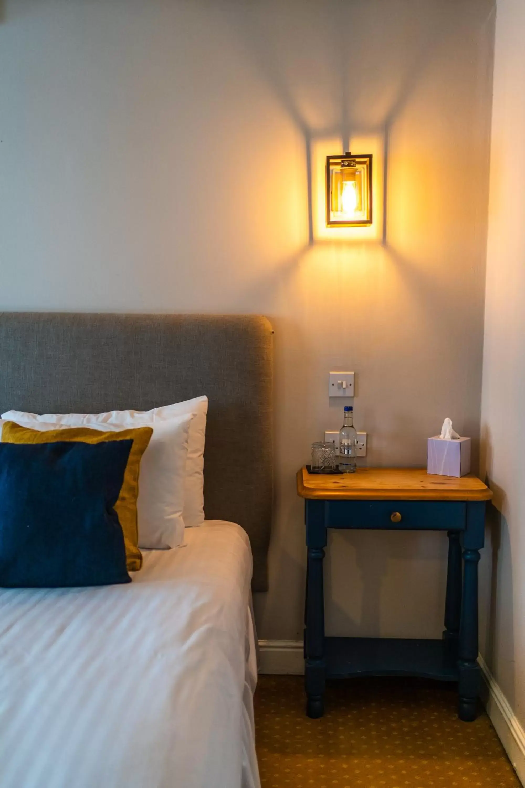 Riverside Twin in The Bridge Riverside Twin in The Bridge