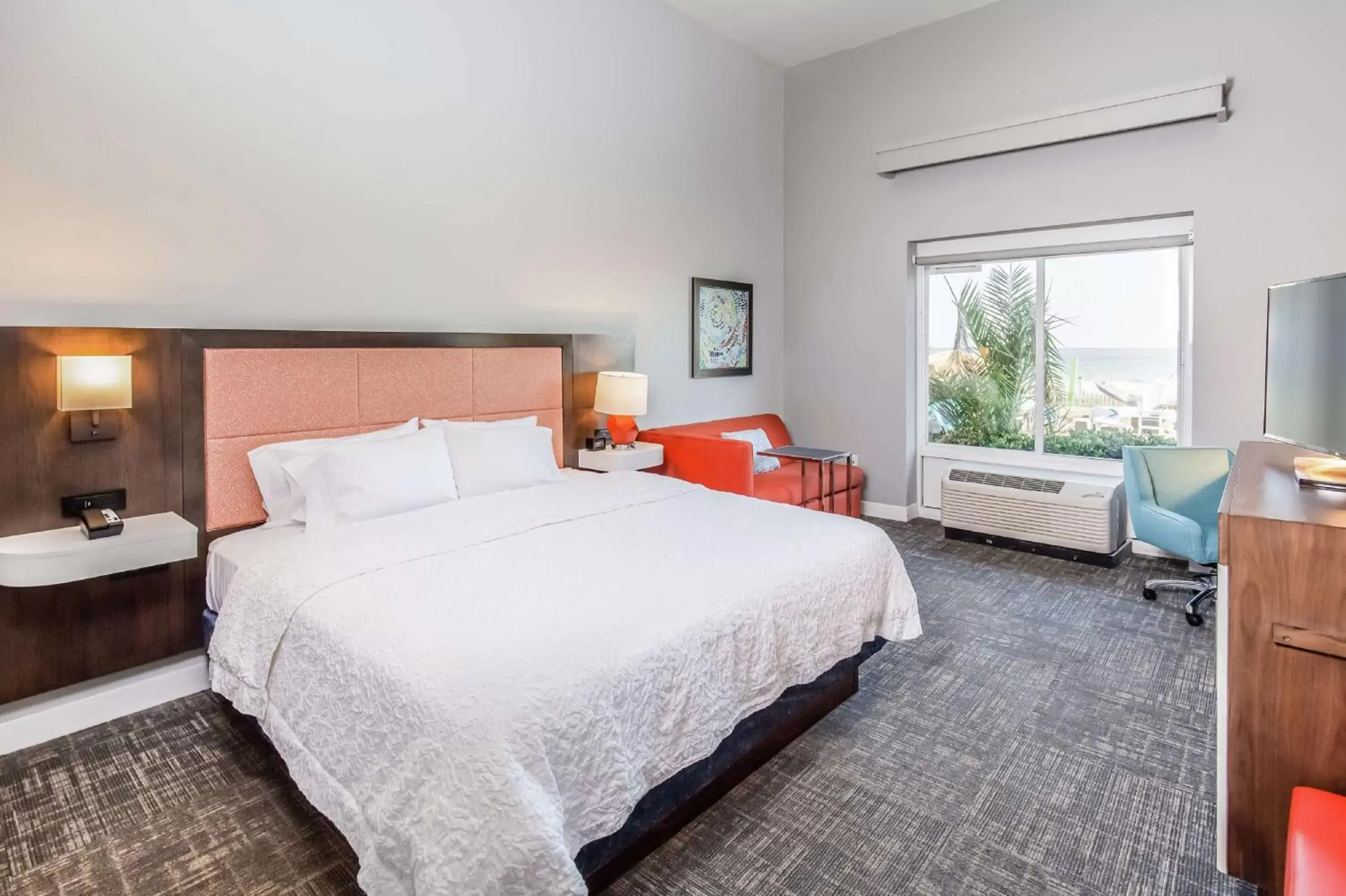 Bedroom, Bed in Hampton Inn Pensacola Beach Bedroom, Bed in Hampton Inn Pensacola Beach