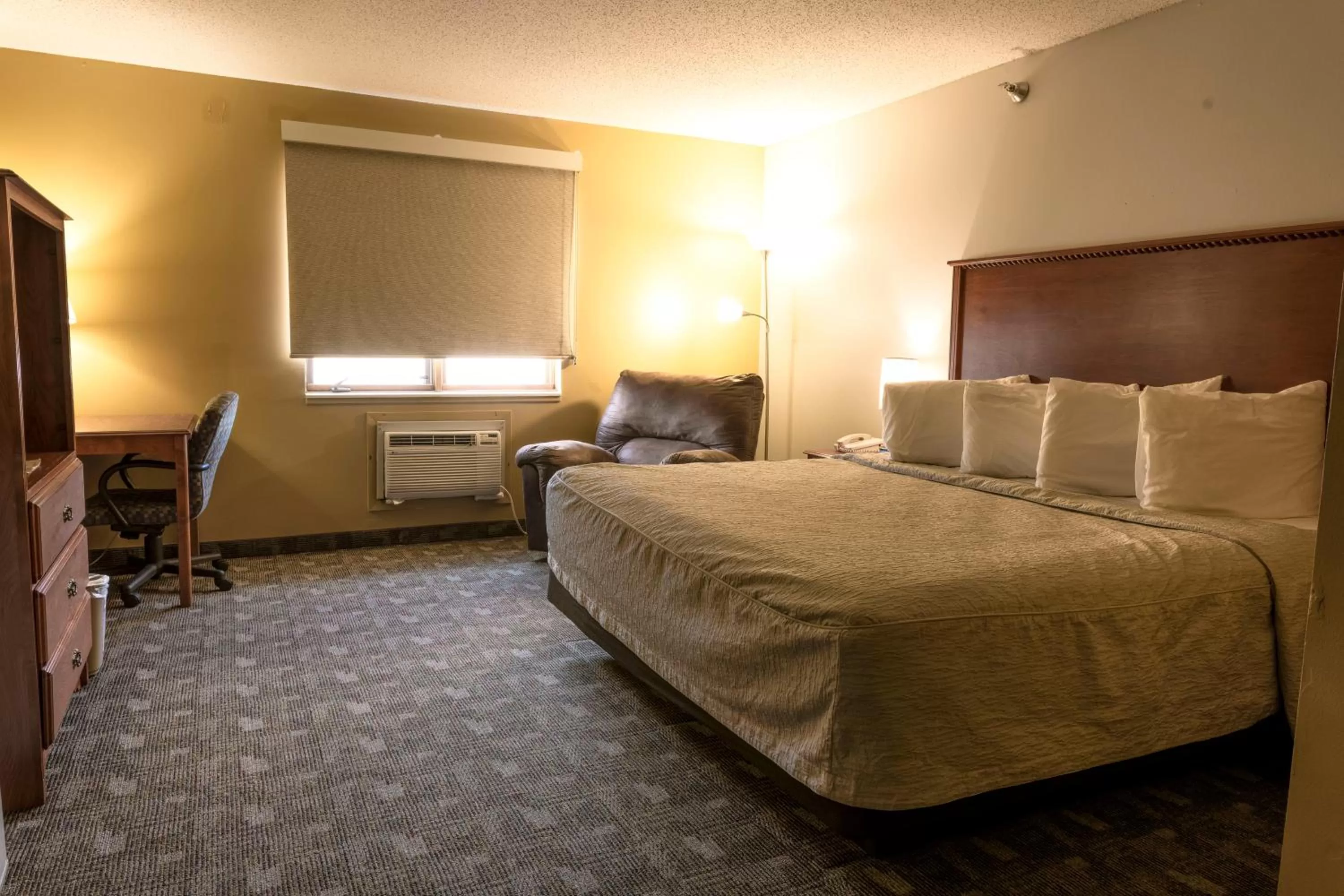 Bed in Governors Inn a Travelodge by Wyndham