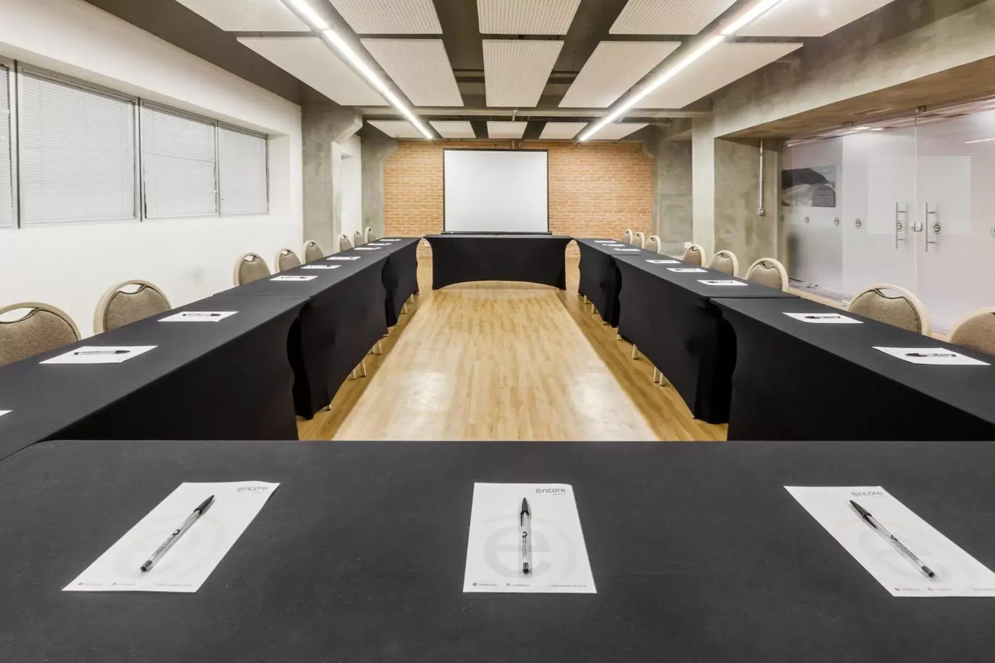 Meeting/conference room, Business Area/Conference Room in Ramada Encore by Wyndham Rio de Janeiro Ribalta