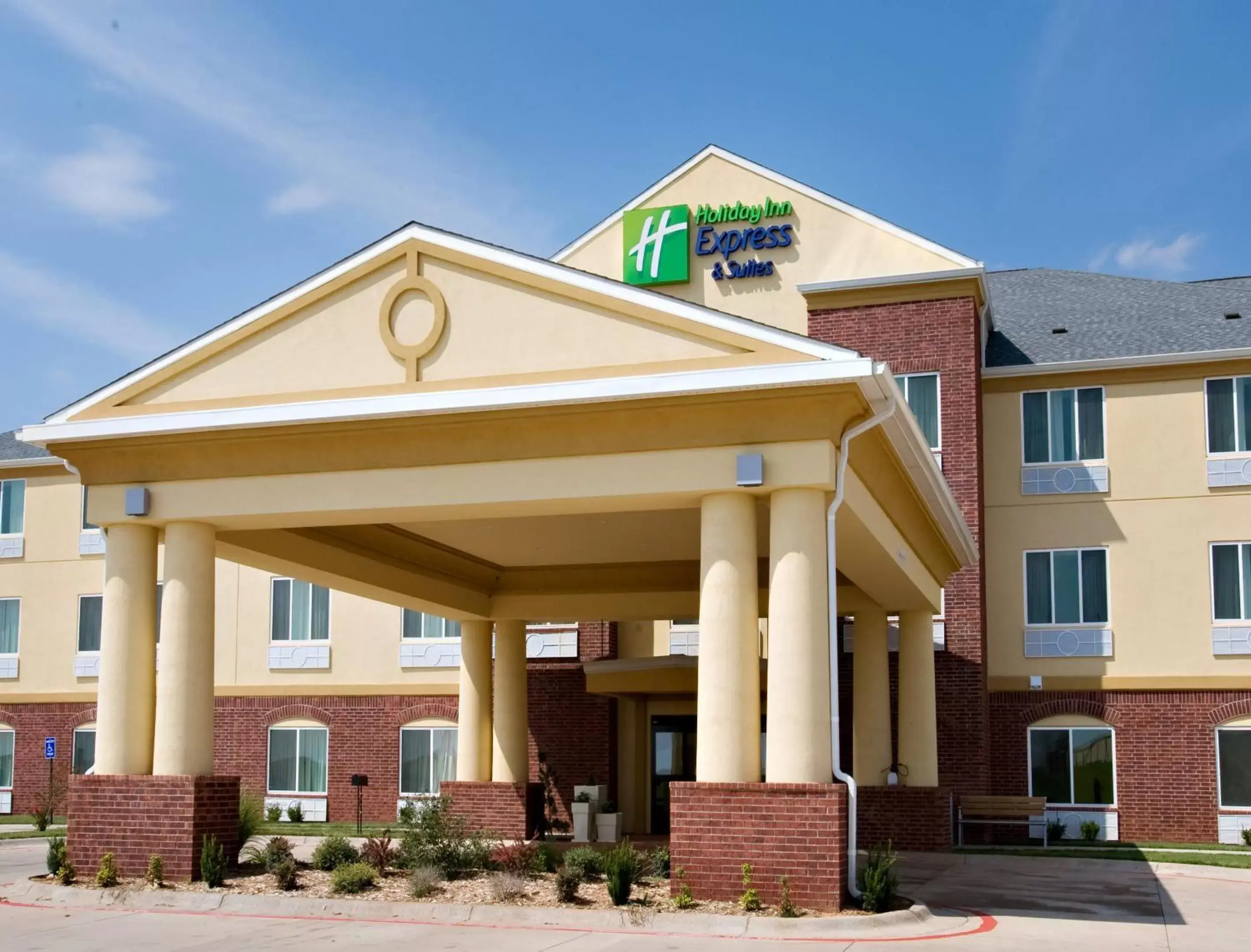 Property Building in Holiday Inn Express Childress, an IHG Hotel
