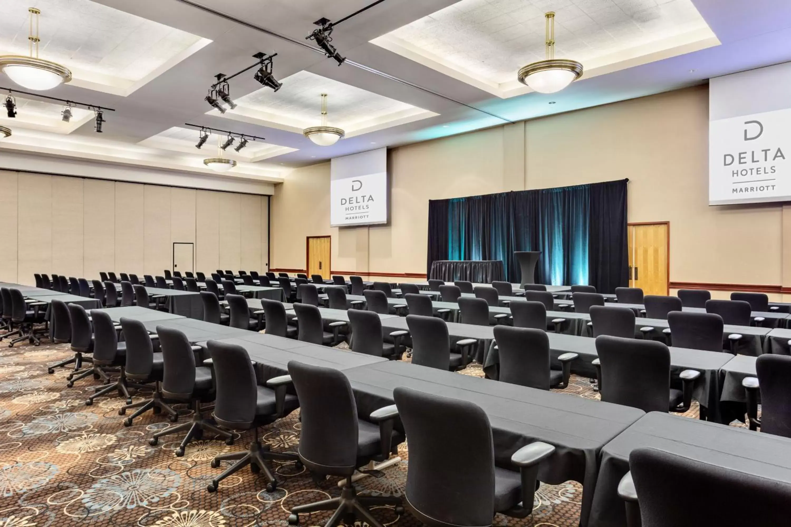Meeting/conference room in Delta Hotels by Marriott Midwest City at the Reed Conference Center