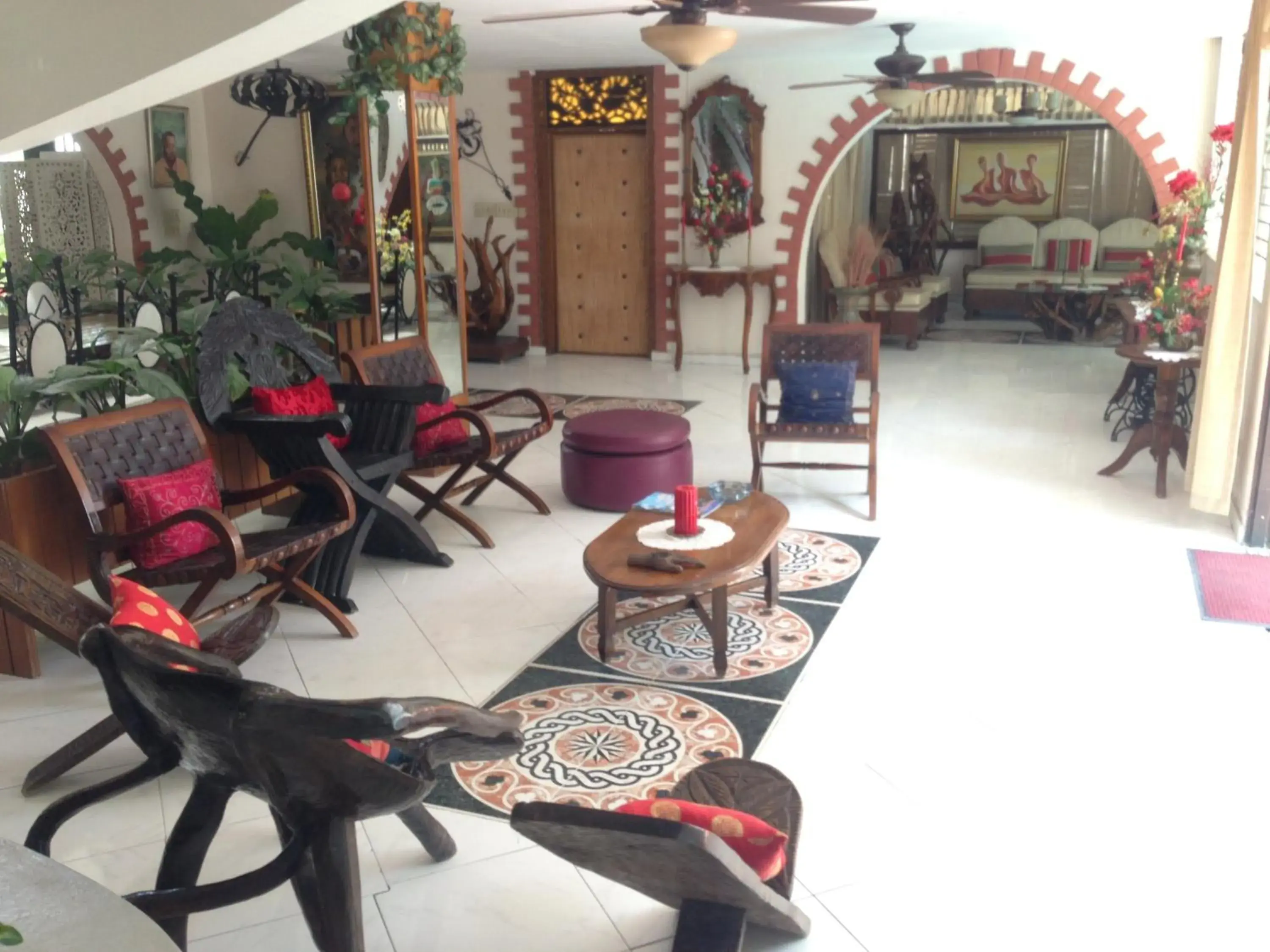 Seating area in Ideal Villa Hotel