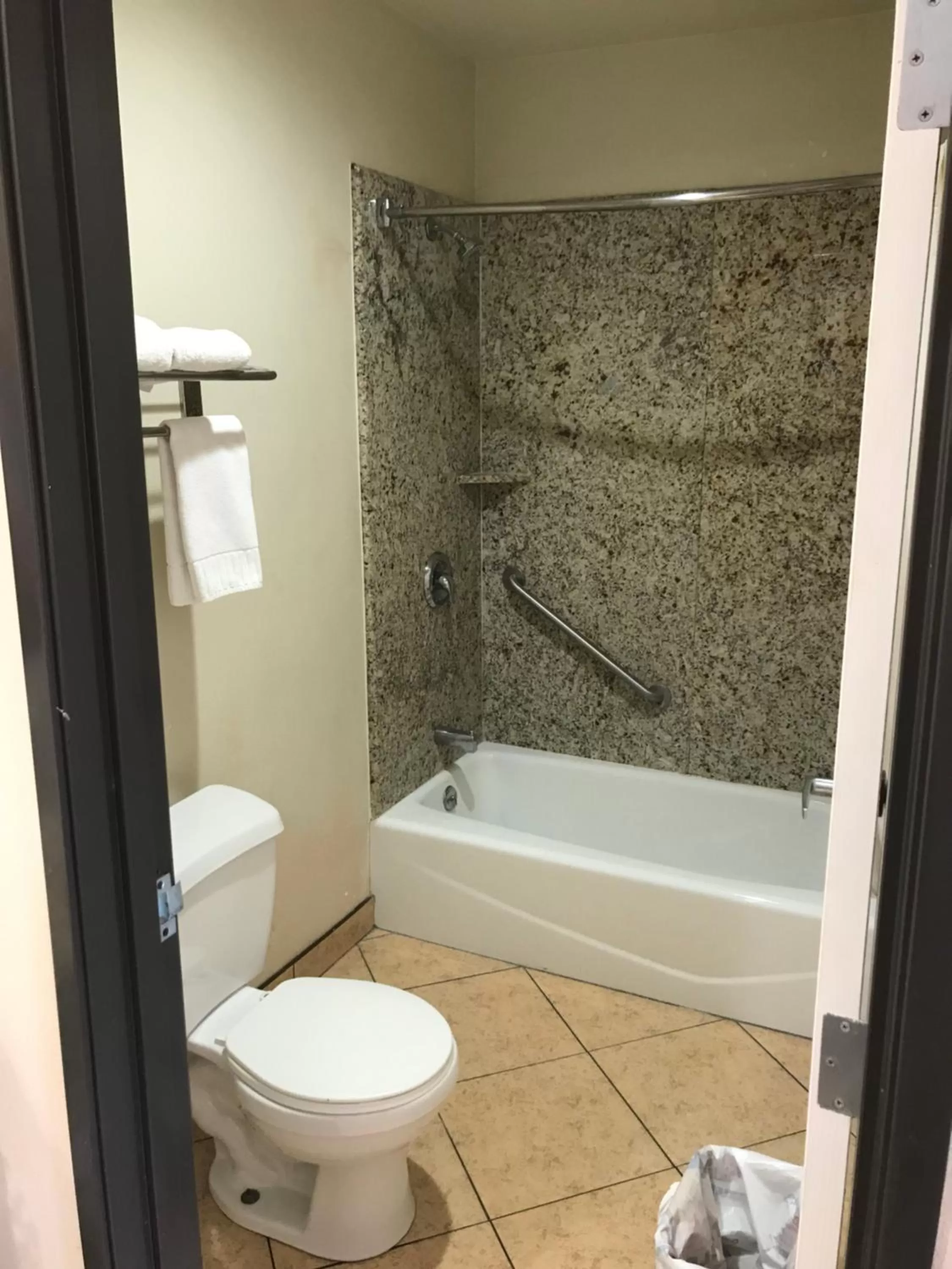 Bathroom in Hyland Motel