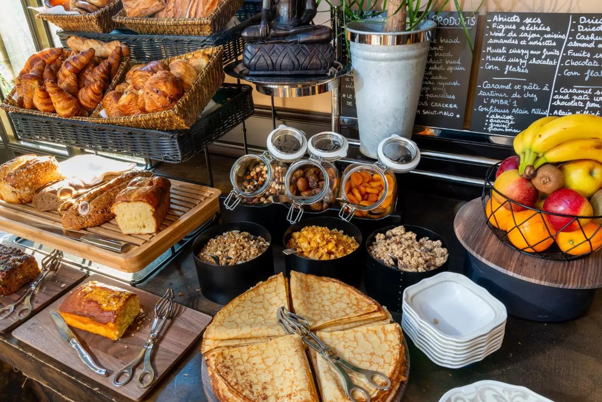 Food and drinks, Breakfast in Royal Emeraude Dinard - MGallery