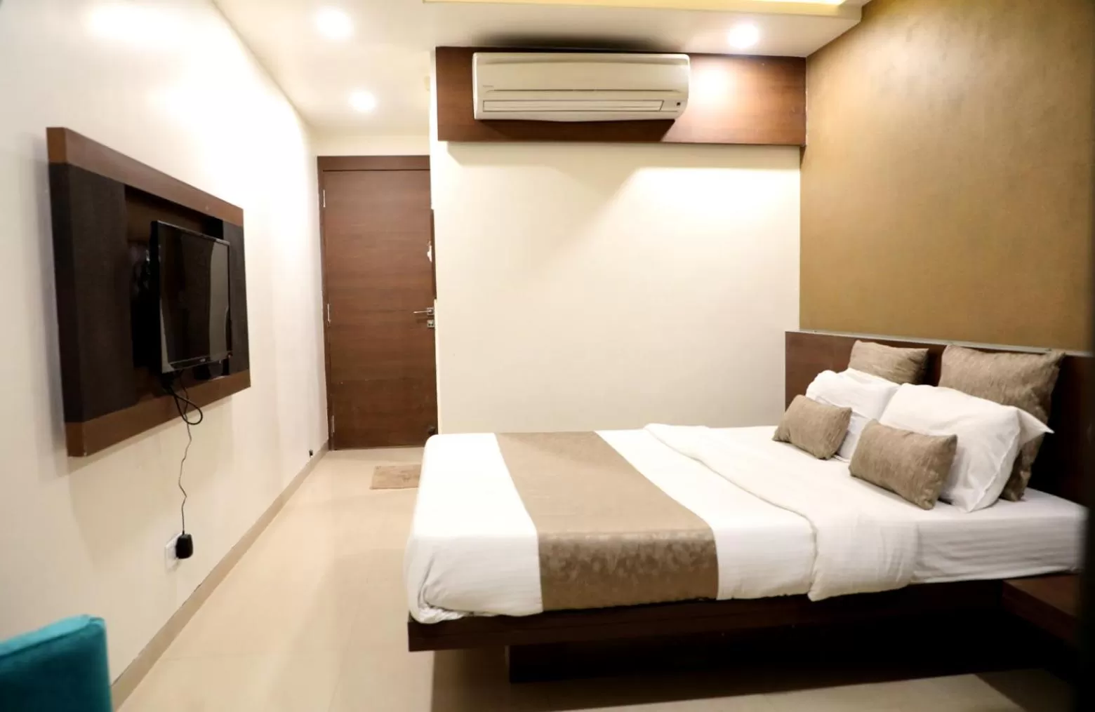Deluxe Room in Adarsh Palace Hotel Near Bhopal Railway Station and Nadra Bus Stand Bhopal