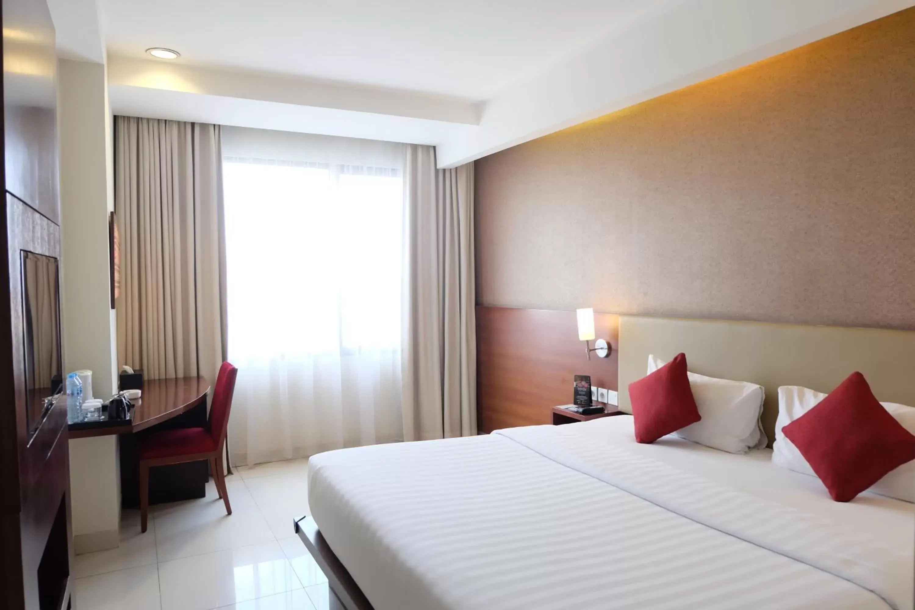 Bedroom, Bed in Hotel Santika Premiere Bintaro