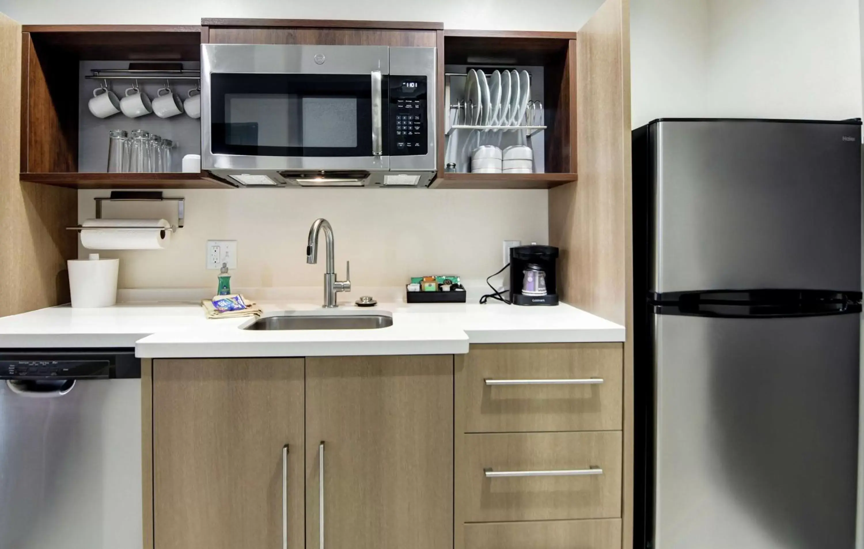 Kitchen or kitchenette, Kitchen/Kitchenette in Home2 Suites By Hilton Foley