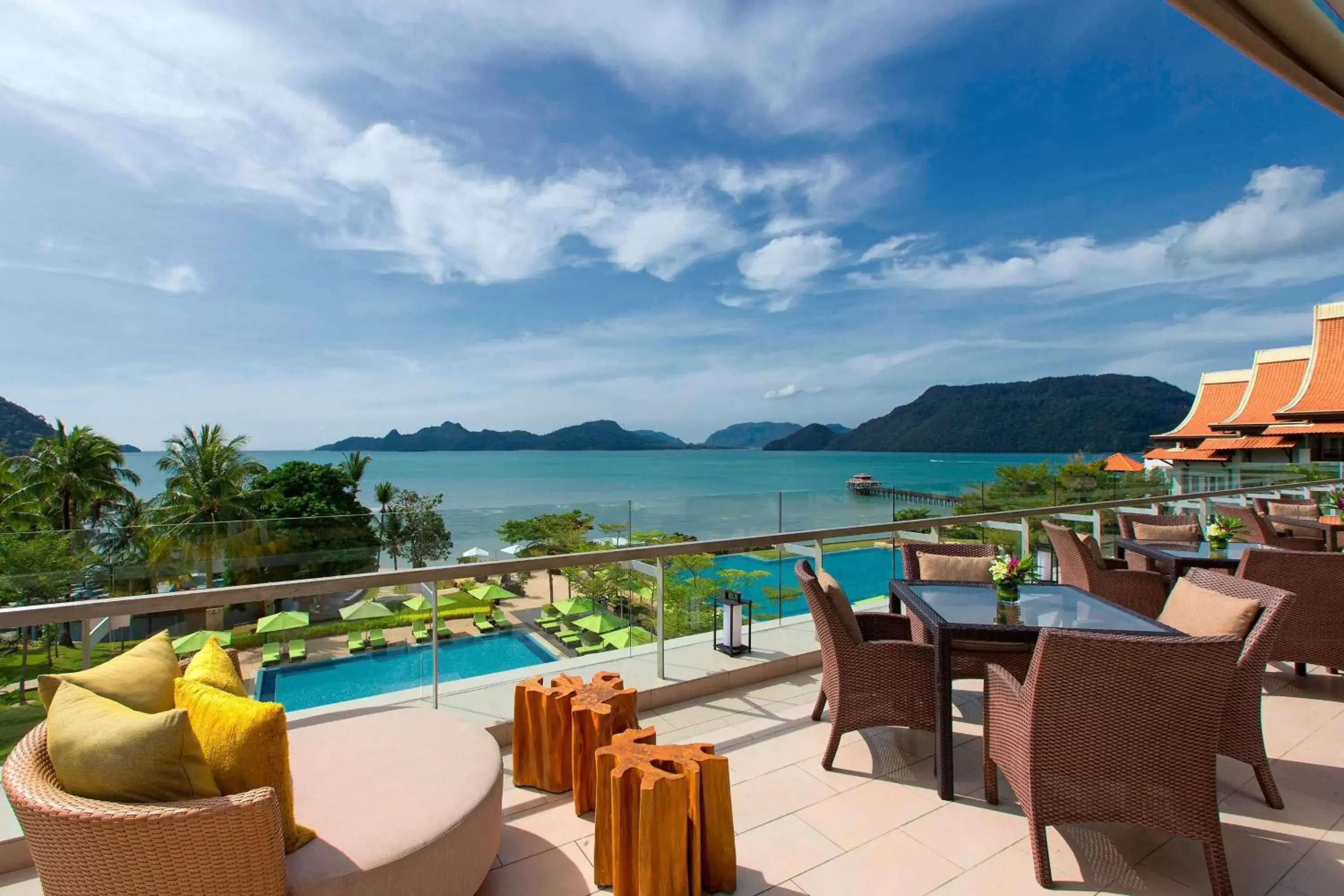 Lounge or bar, Restaurant/Places to Eat in The Westin Langkawi Resort & Spa