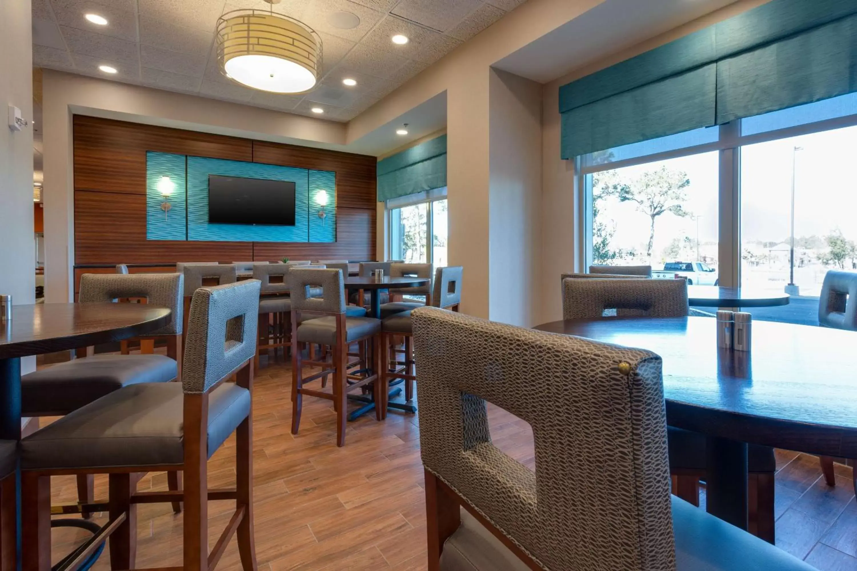 Restaurant/places to eat in Drury Inn & Suites Gainesville