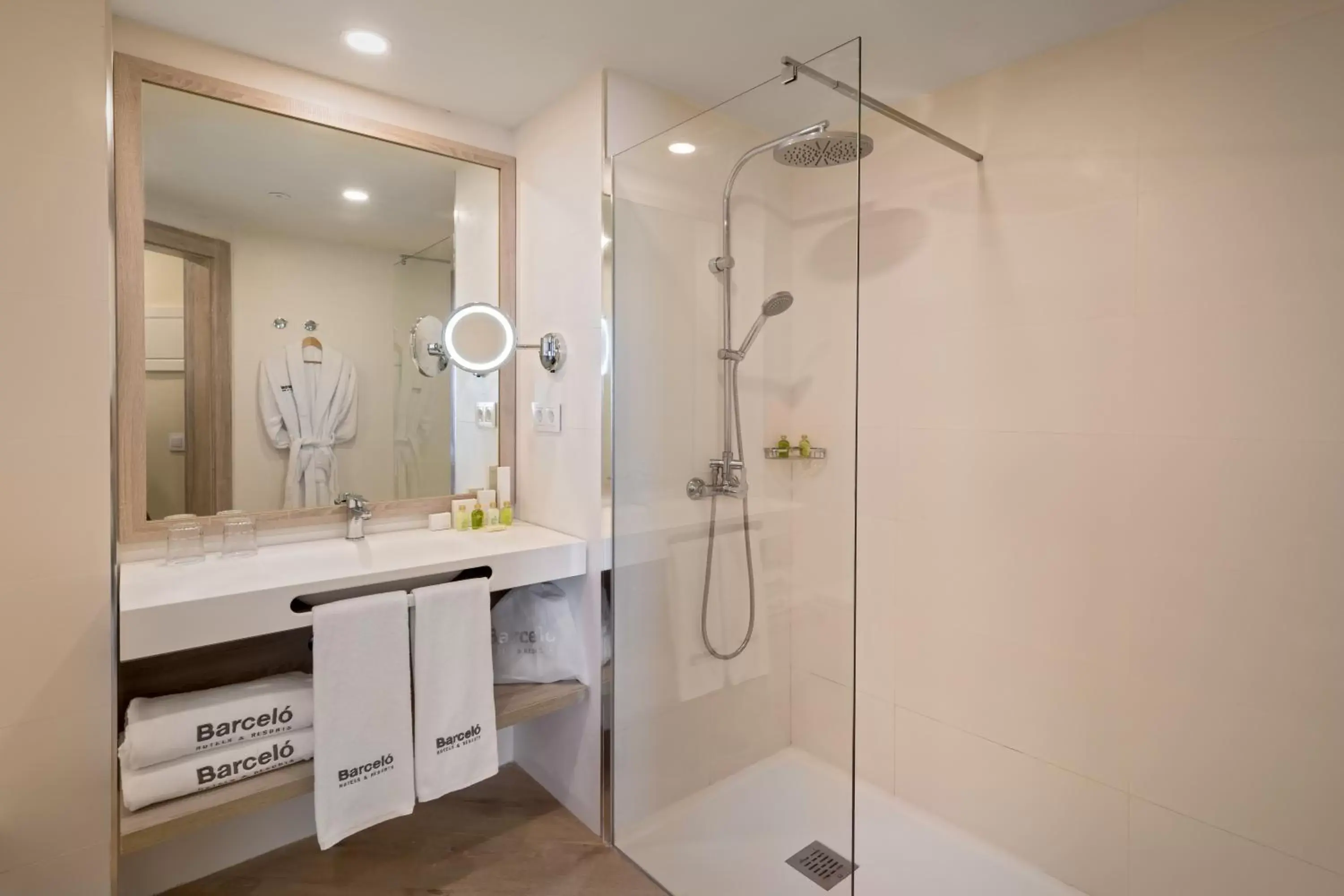 Deluxe Double or Twin Room with Garden View and Hot Tub in Barceló Santiago - Adults Only Deluxe Double or Twin Room with Garden View and Hot Tub in Barceló Santiago - Adults Only