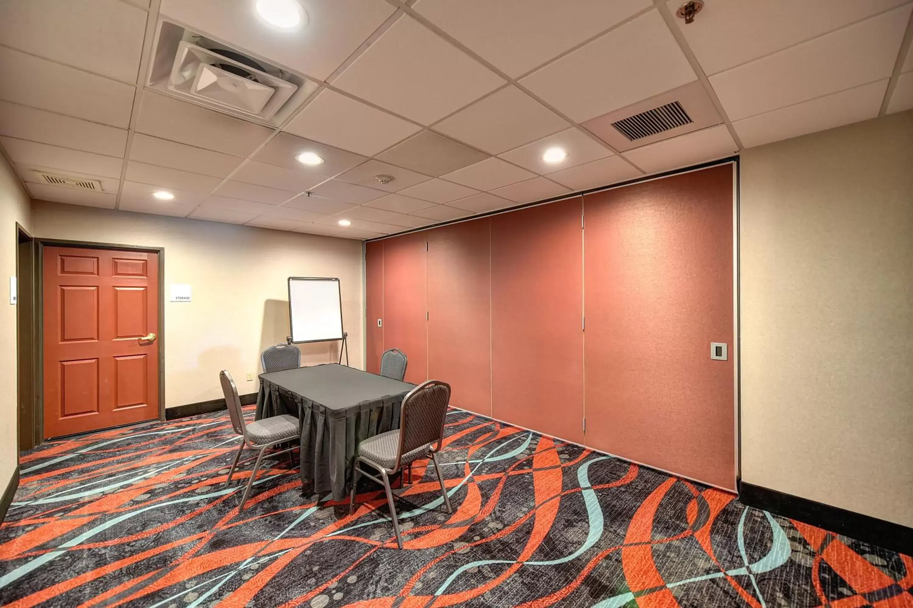 Meeting/conference room in Holiday Inn Express Hotel & Suites Manteca, an IHG Hotel