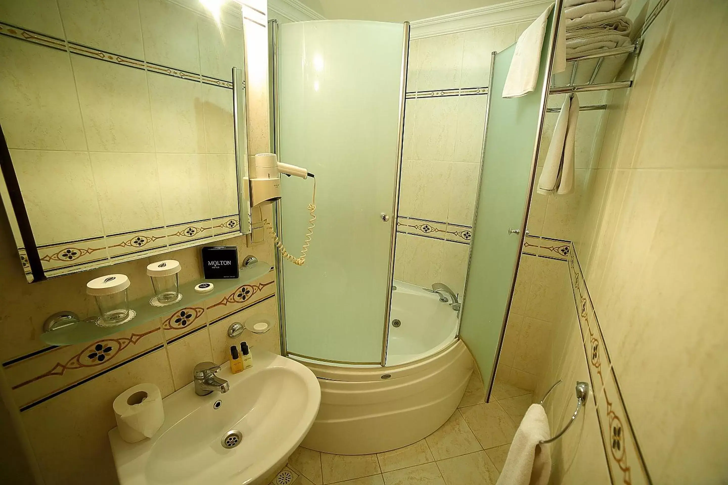 Bathroom in Pera Rose Hotel