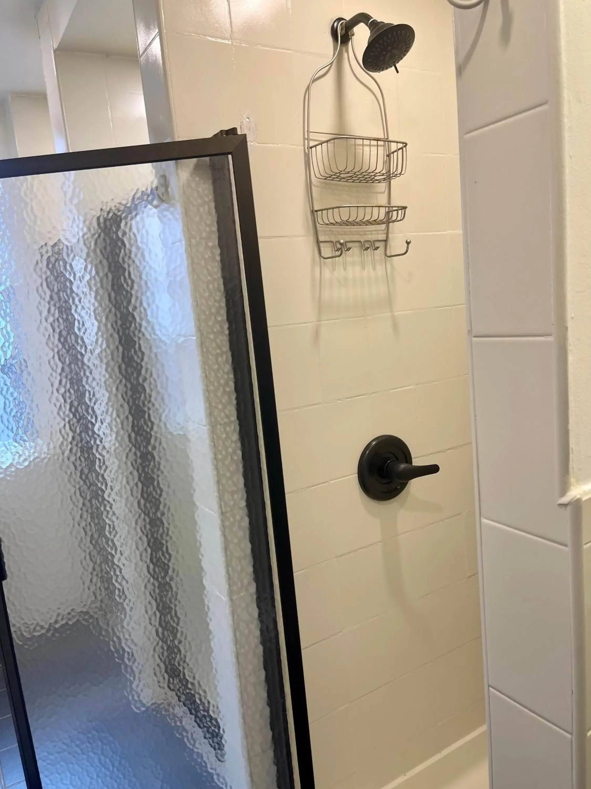 Shower, Bathroom in KAMA CENTRAL PARK