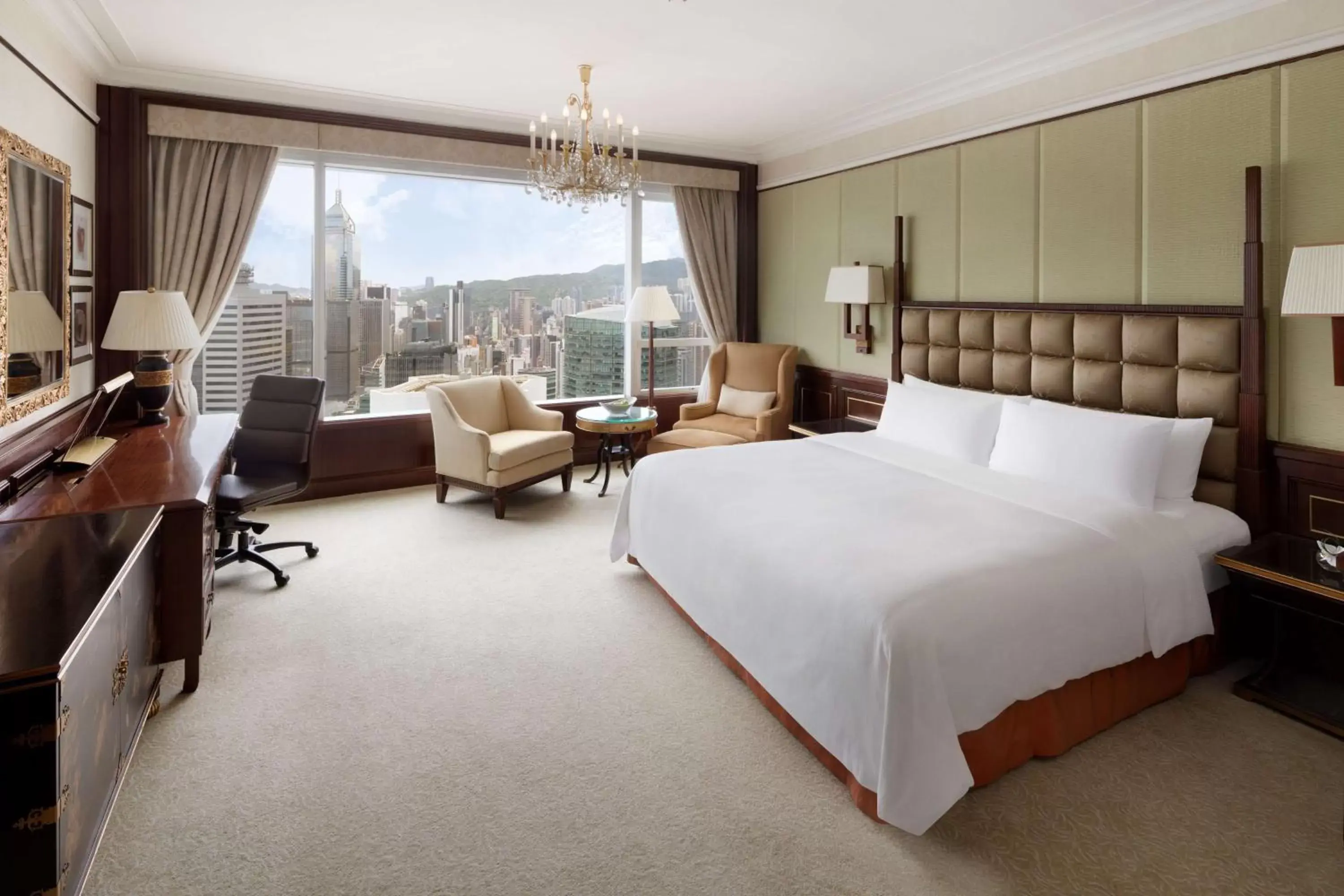 Photo of the whole room in Island Shangri-La, Hong Kong