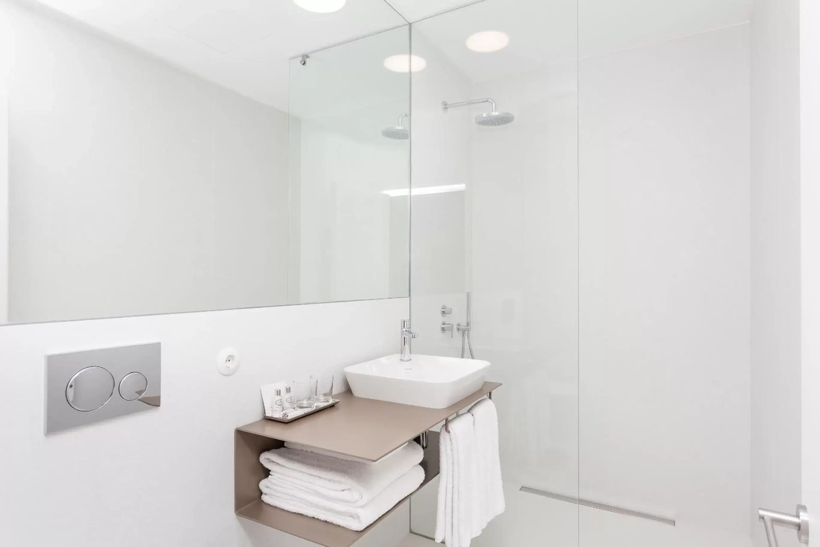 Bathroom in S.Bento Residences