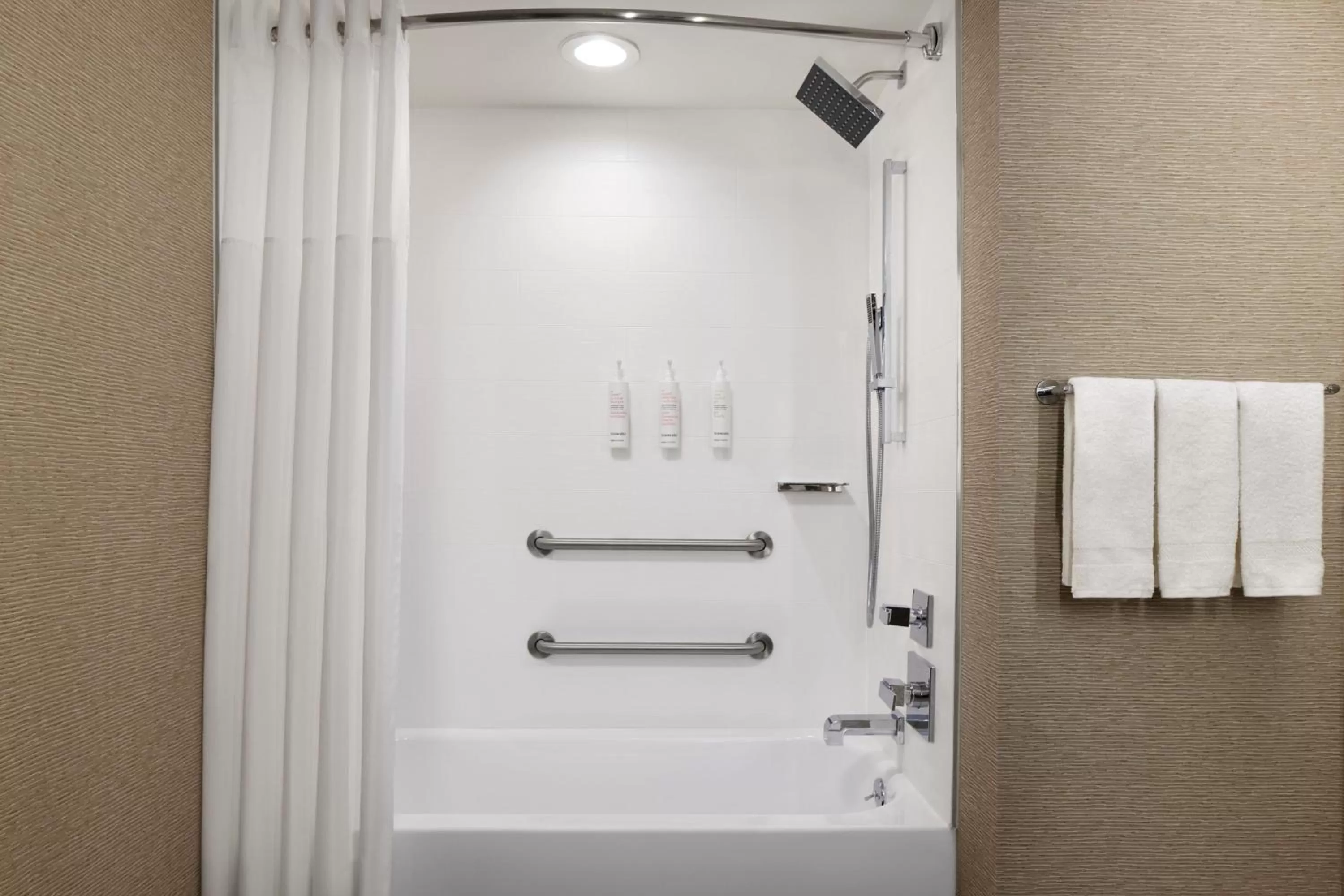 Bathroom in Philadelphia Marriott Downtown