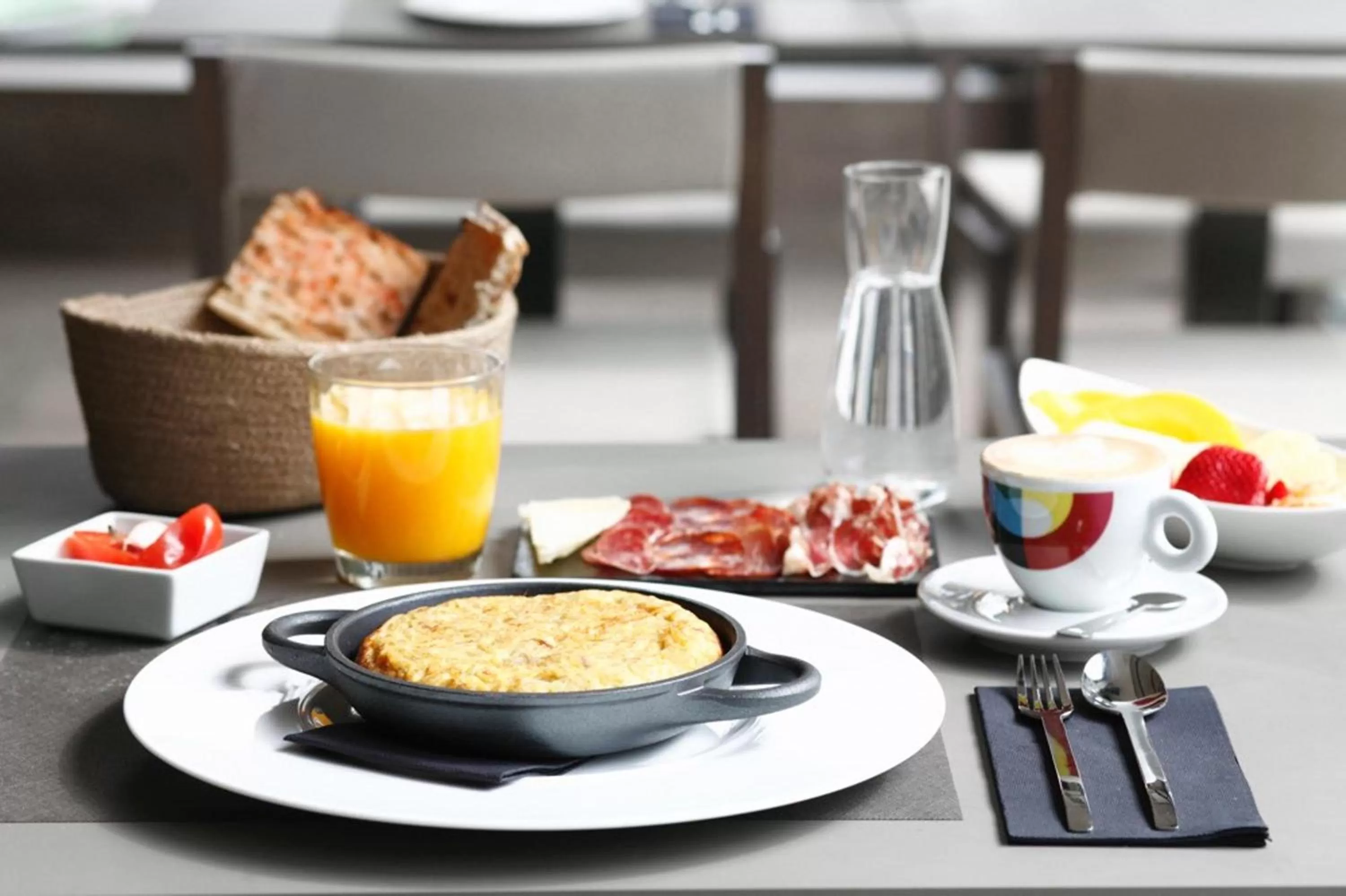 Restaurant/places to eat in Upper Diagonal