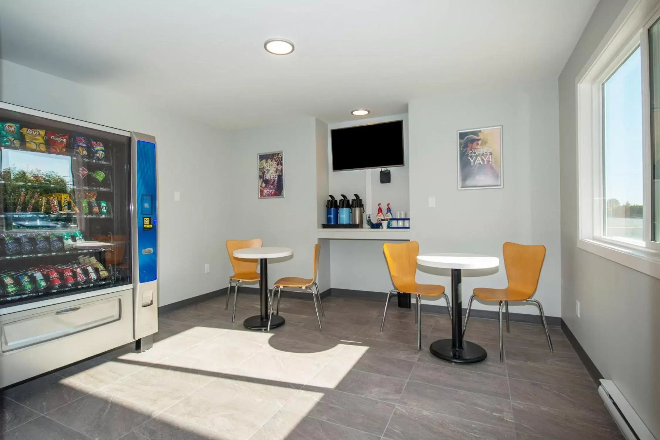 Area and facilities in Motel 6-Saanichton, BC - Victoria Airport