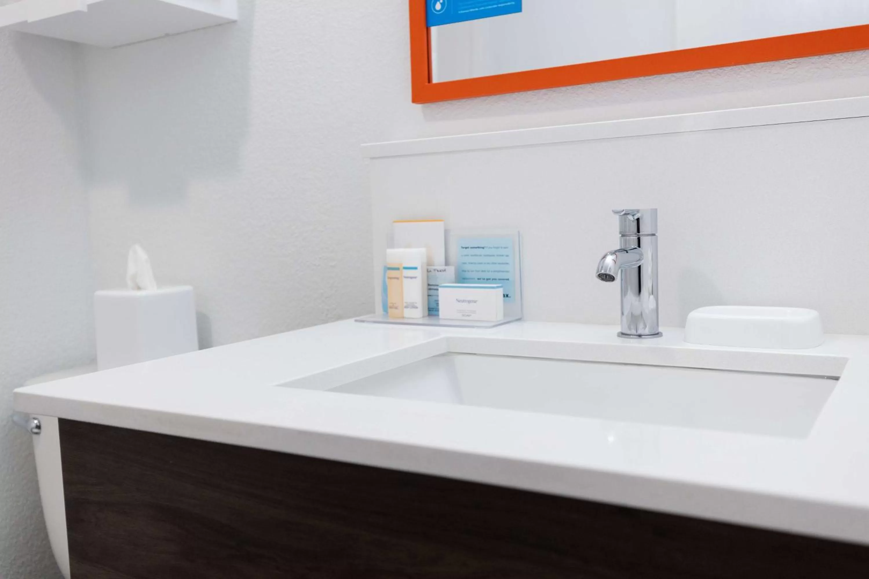 Bathroom in Hampton Inn by Hilton of Kuttawa Eddyville