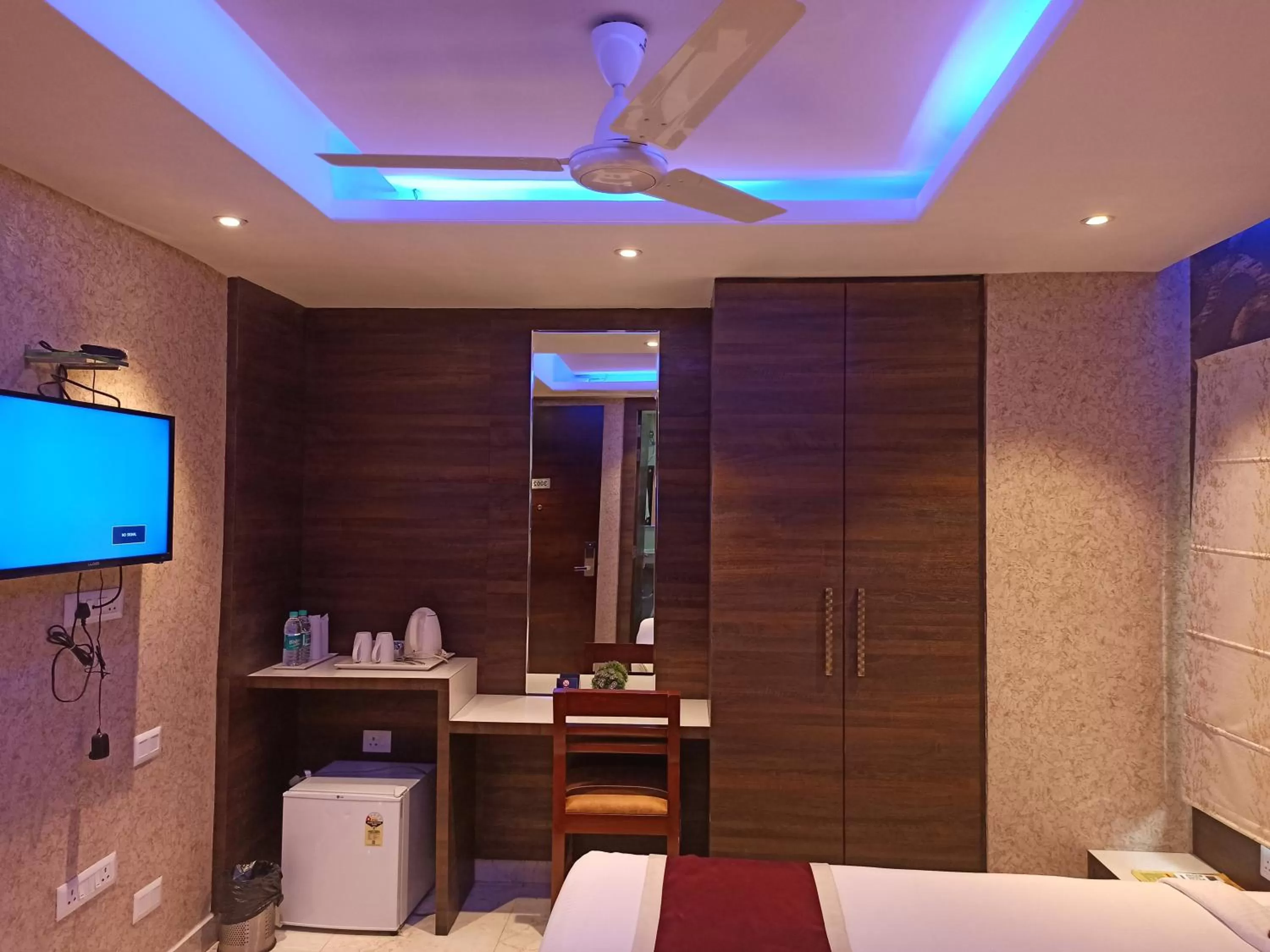 TV and multimedia in Hotel A P Home's - A Boutique Hotel