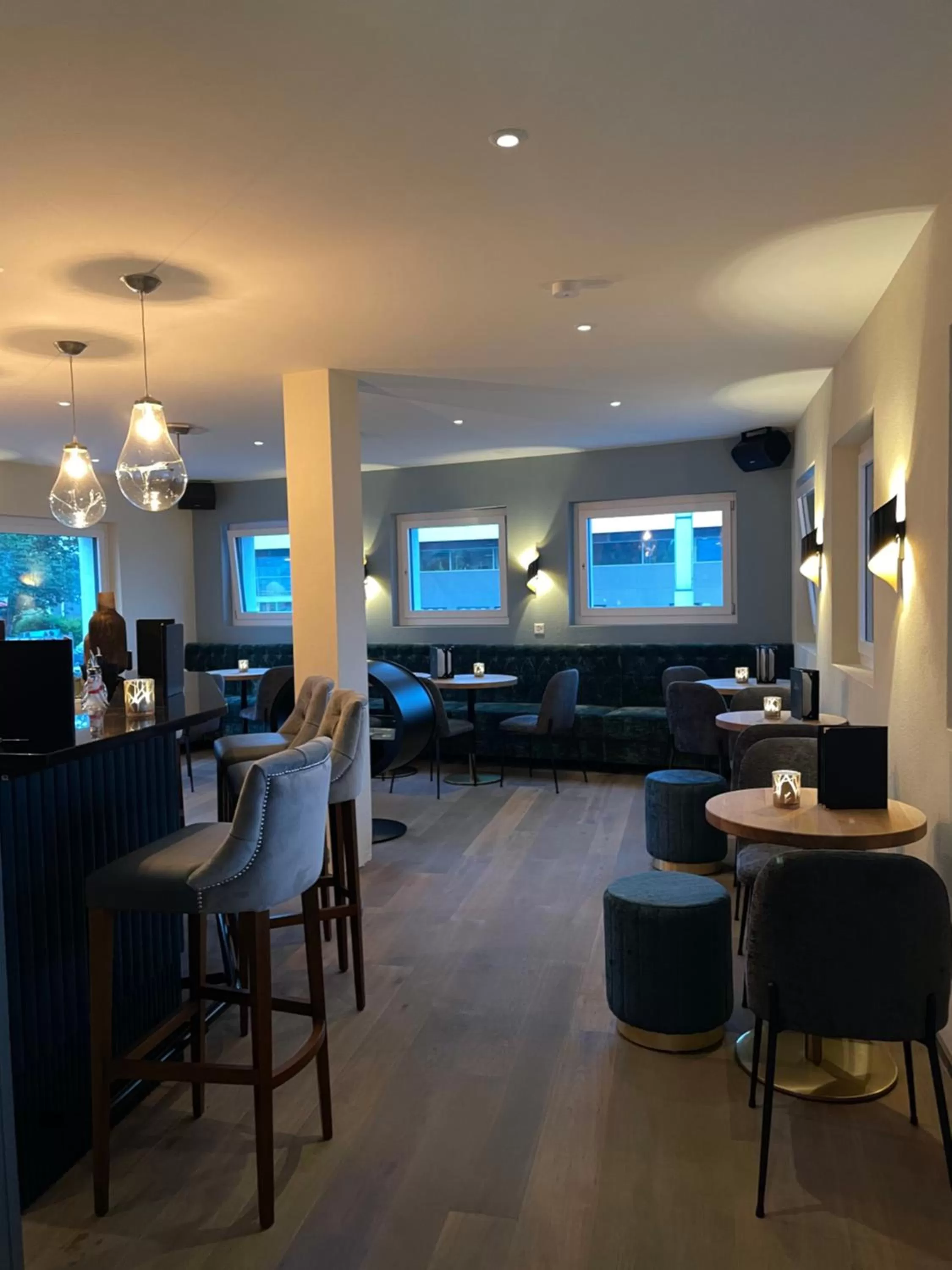 Restaurant/places to eat in AMANTE Hotel