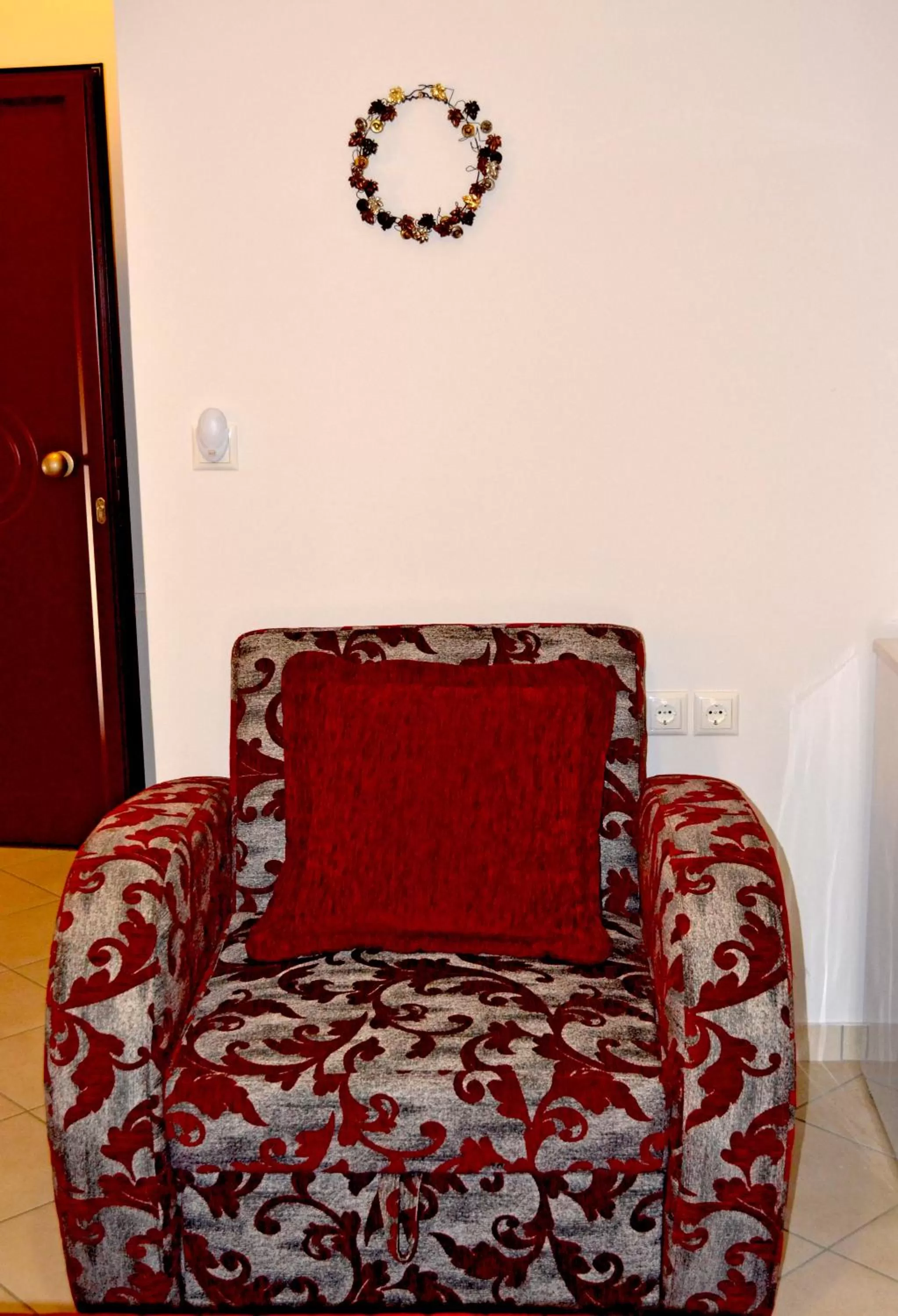 Area and facilities, Seating Area in Anesis