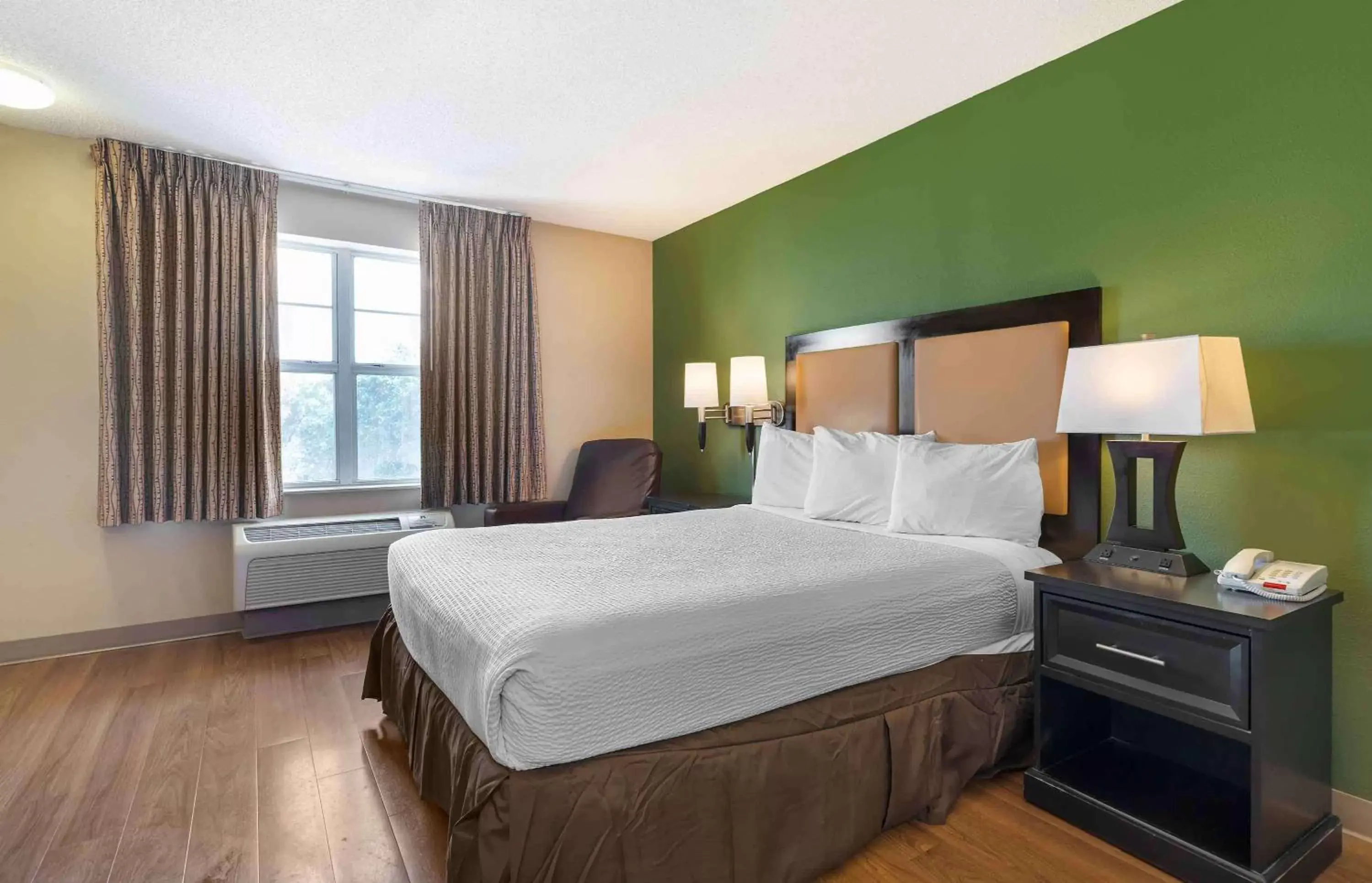 Queen studio with 1 Queen Bed - Disability Access/Non-Smoking in Extended Stay America Suites - San Jose - Edenvale - North Queen studio with 1 Queen Bed - Disability Access/Non-Smoking in Extended Stay America Suites - San Jose - Edenvale - North