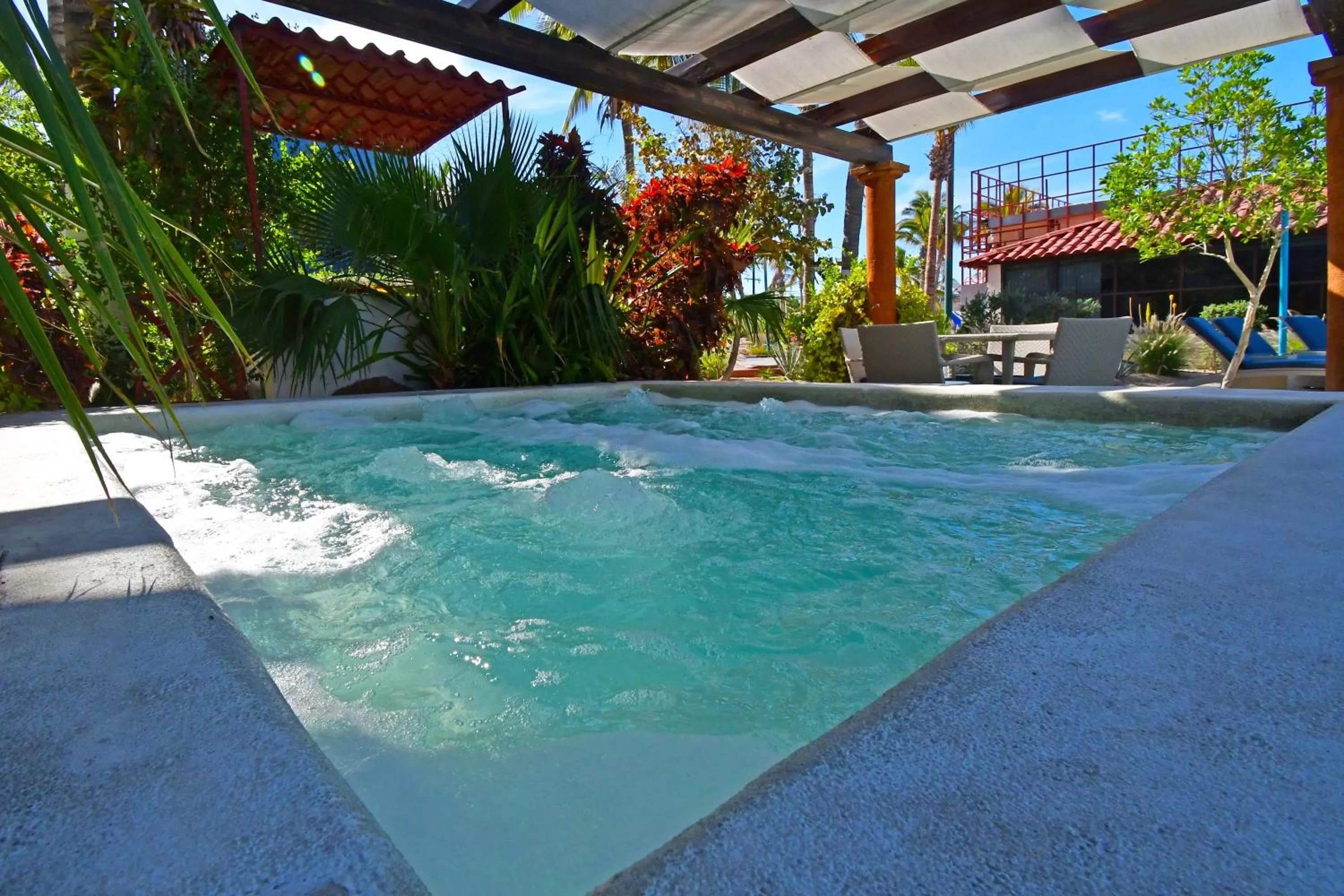 Hot Tub in The Westmarine Waterfront Hotel