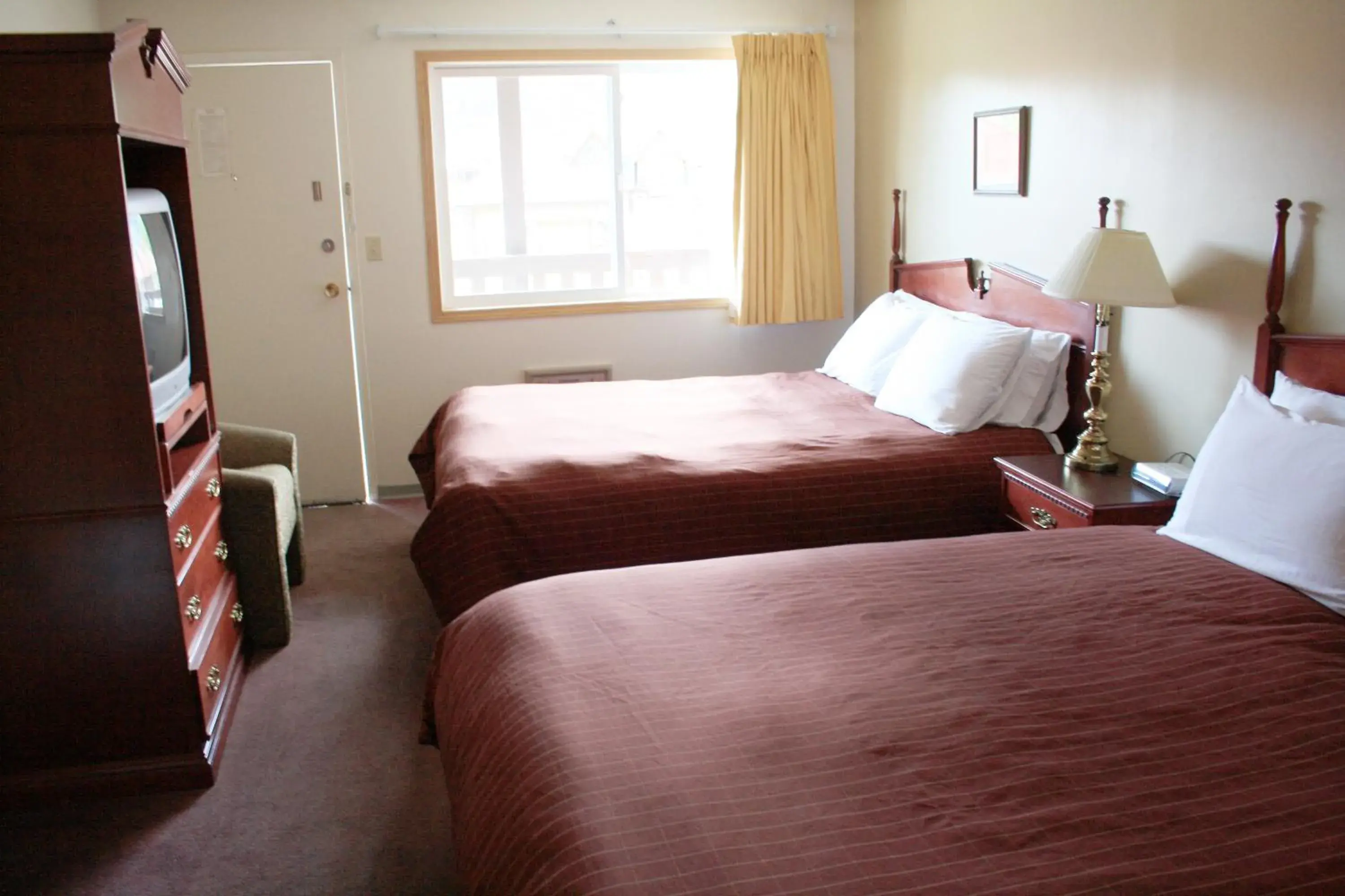 Photo of the whole room, Bed in Aspen Village