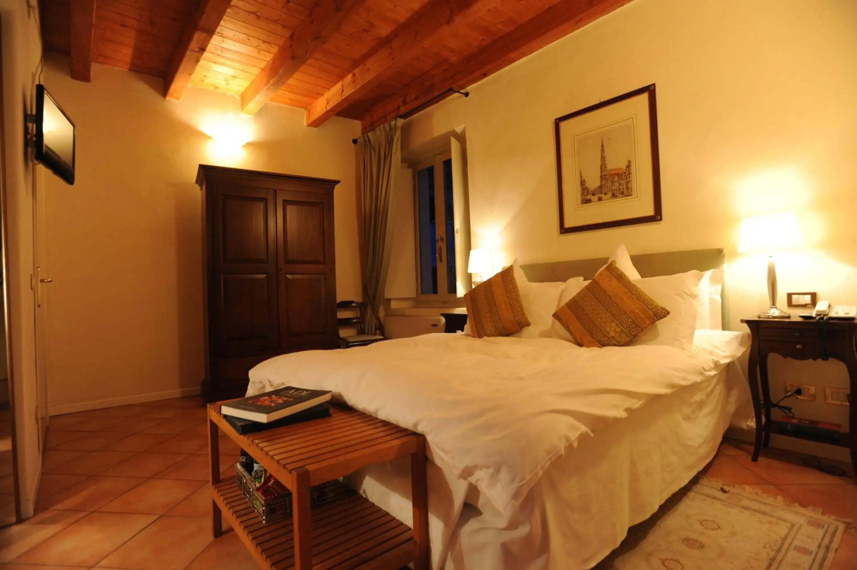Bedroom, Bed in Albergo Orologio