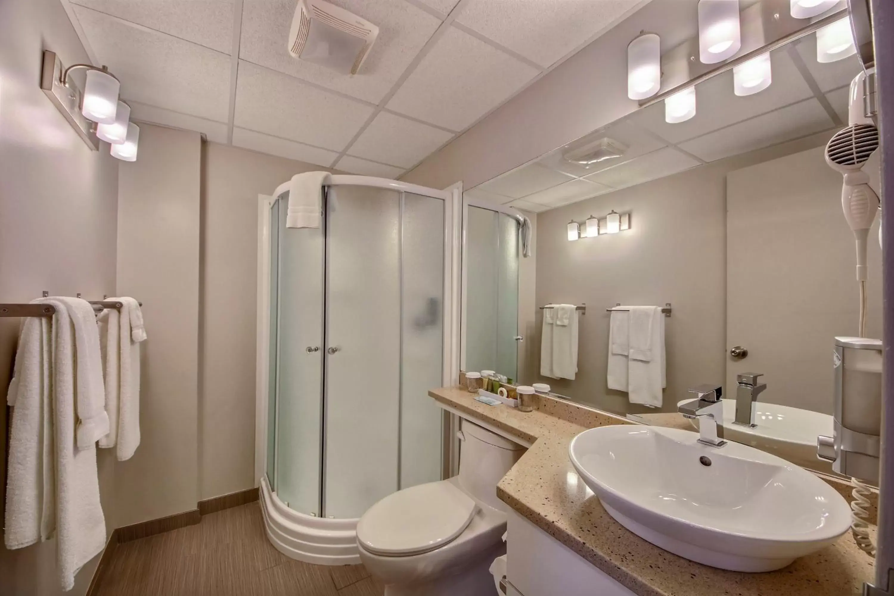 Bathroom in Hôtel du Jardin