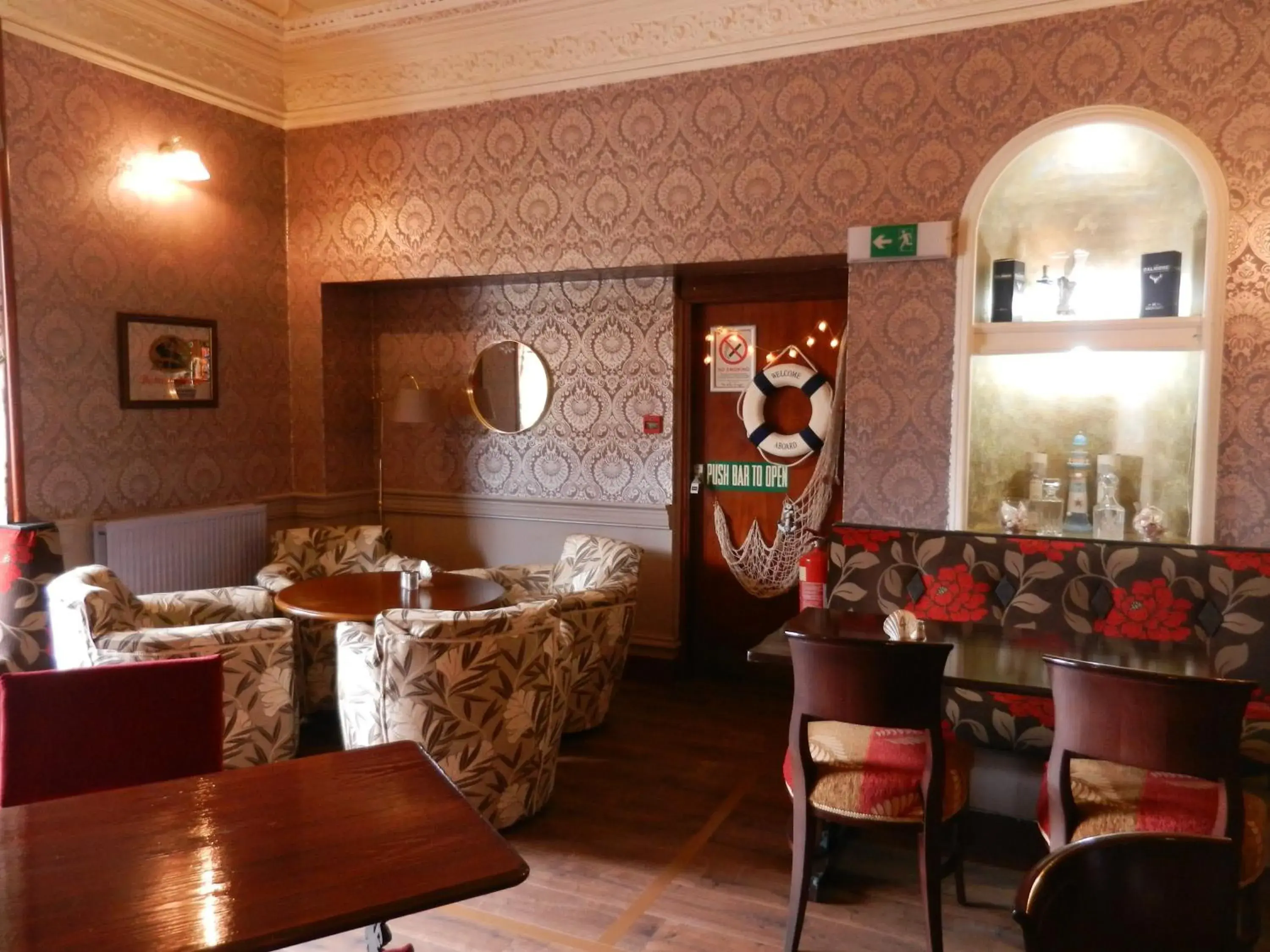 Lounge or bar, Restaurant/Places to Eat in Mansfield Castle Hotel