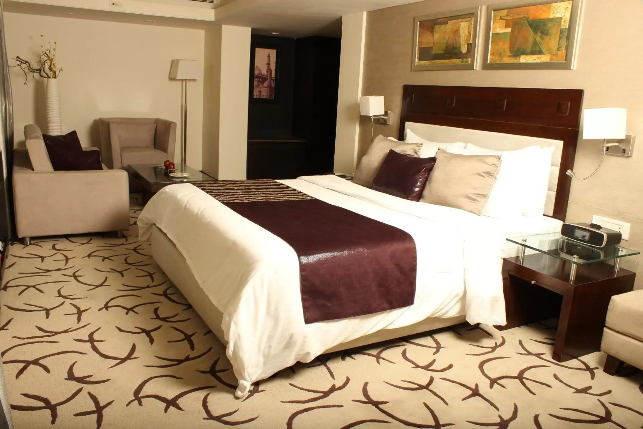 Shower, Bed in Fortune Park, Ahmedabad - Member ITC Hotels' Group Shower, Bed in Fortune Park, Ahmedabad - Member ITC Hotels' Group