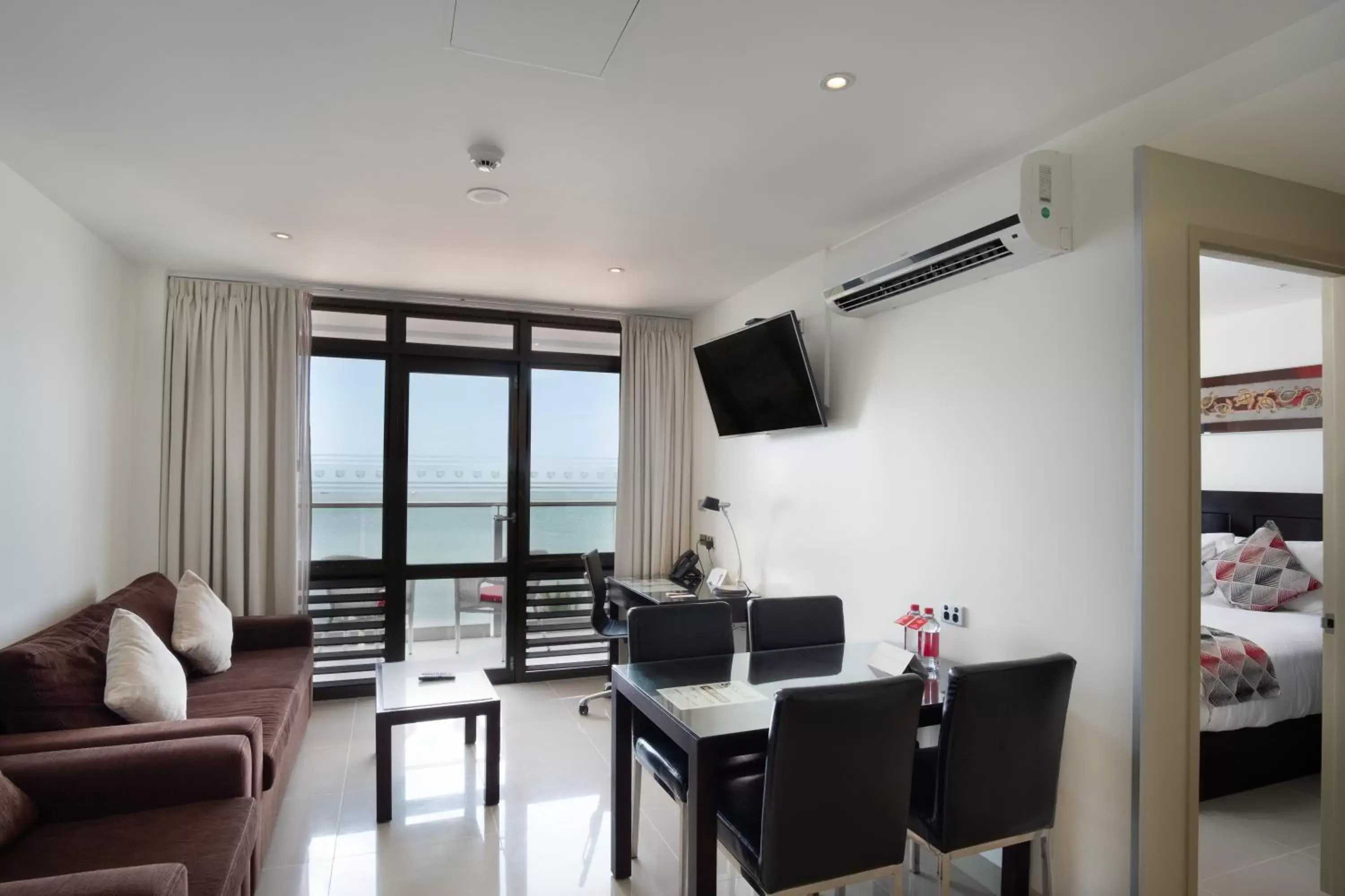 Living room in Ramada Suites by Wyndham Wailoaloa Beach Fiji