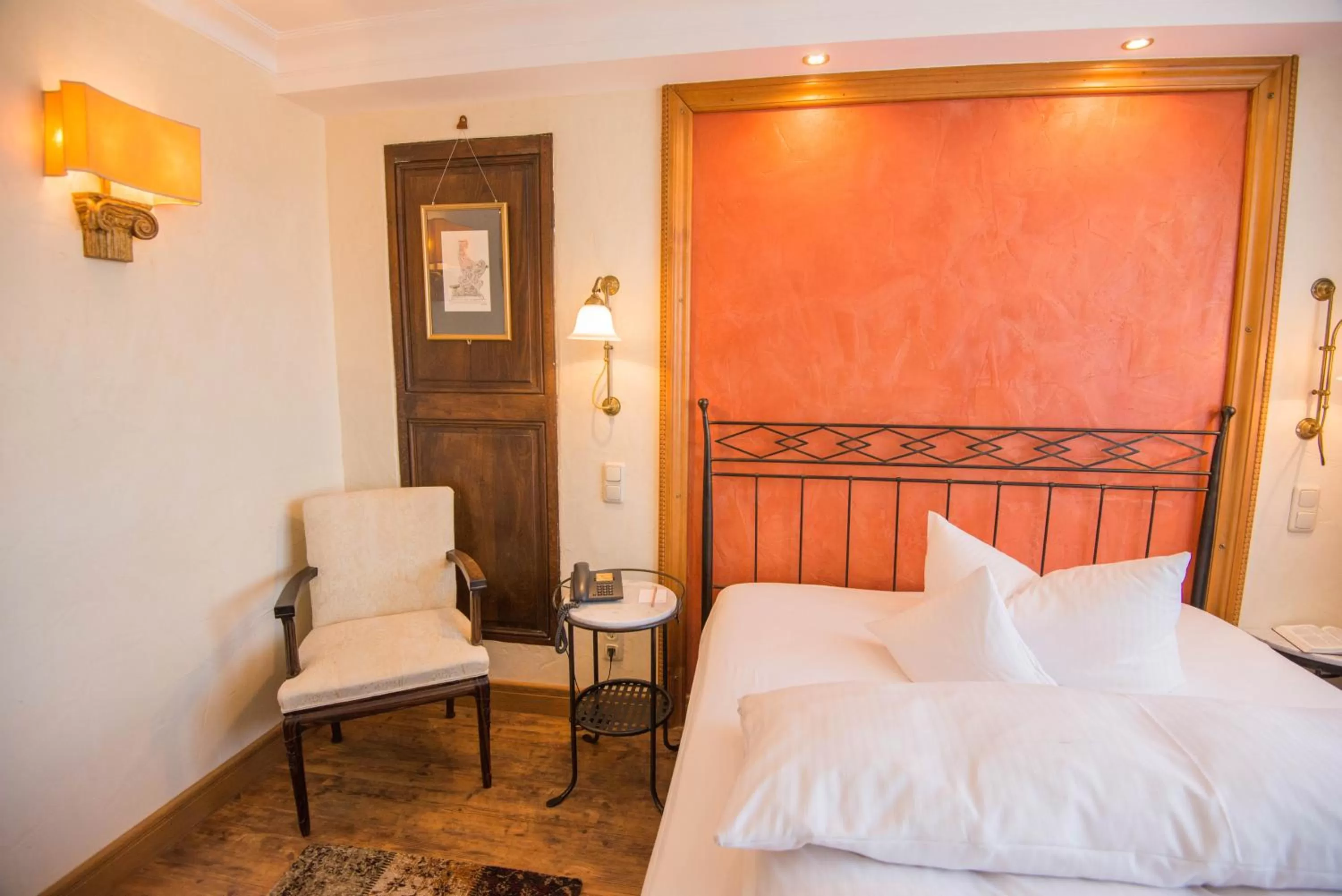 Photo of the whole room, Bed in Ringhotel Alpenhof - Patchworkhotel