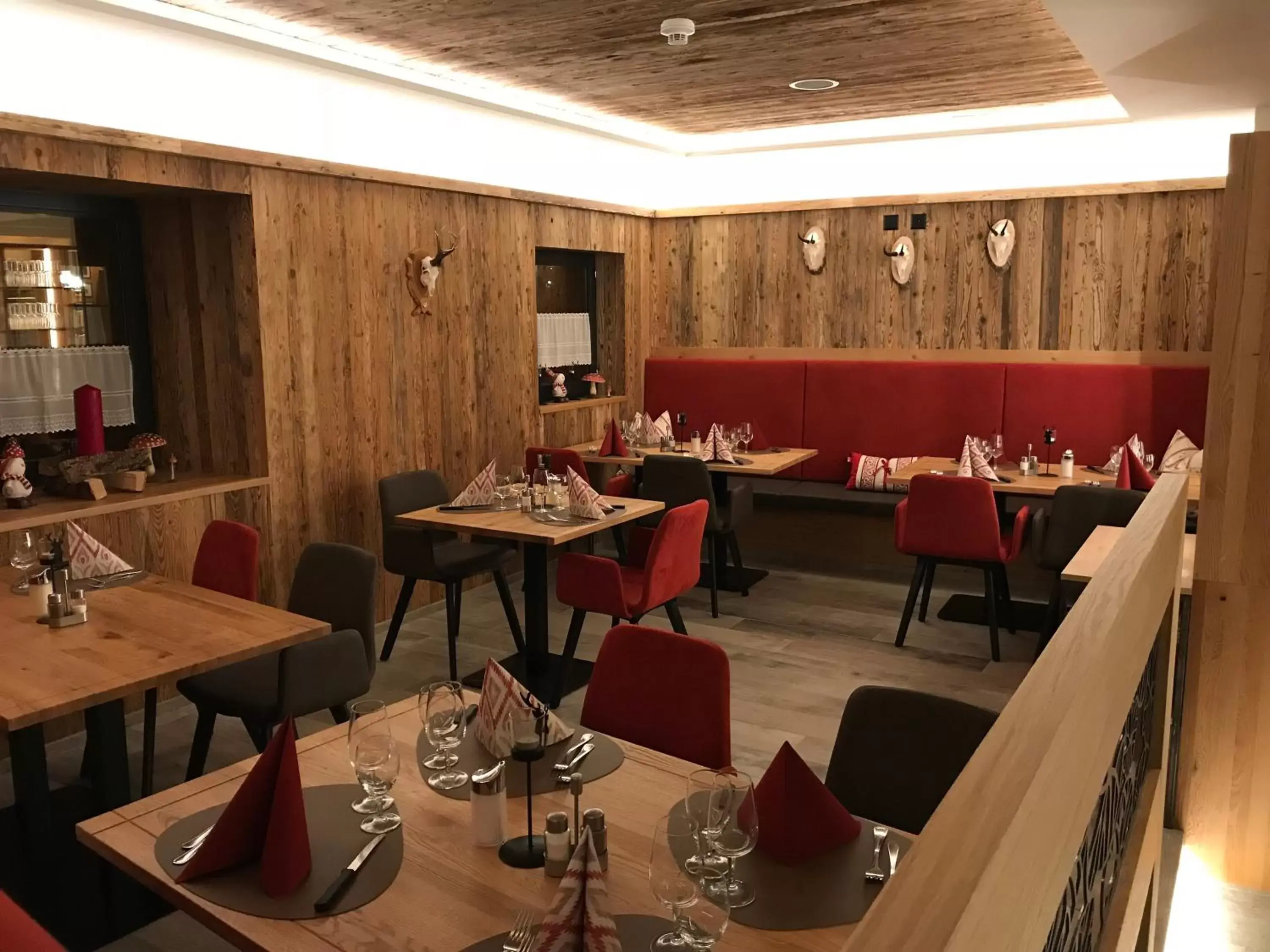 Restaurant/Places to Eat in Hotel Spöl Restaurant