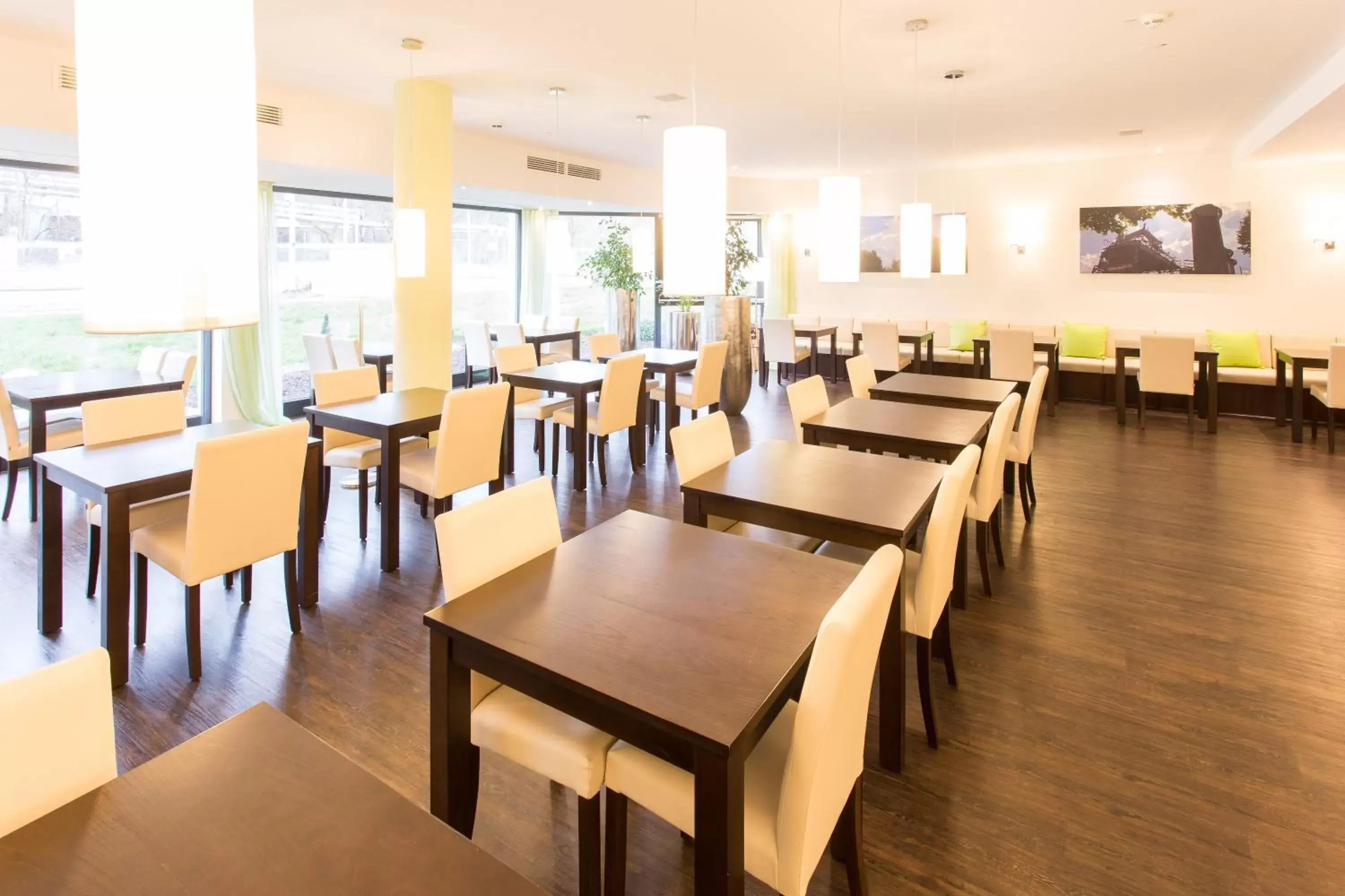 Breakfast, Restaurant/Places to Eat in Holiday Inn Express Neunkirchen, an IHG Hotel