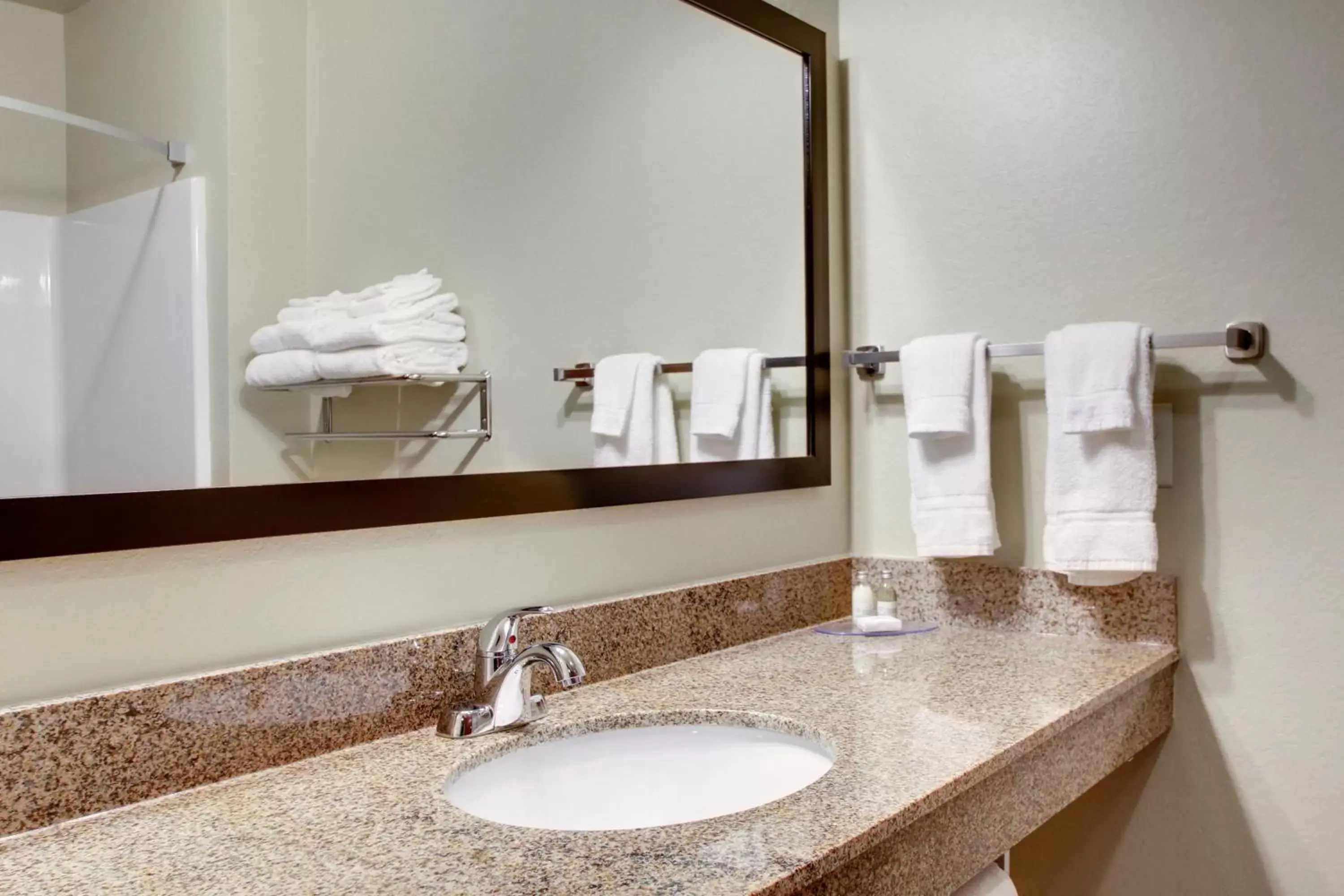 Bathroom in Cobblestone Inn & Suites - Schuyler