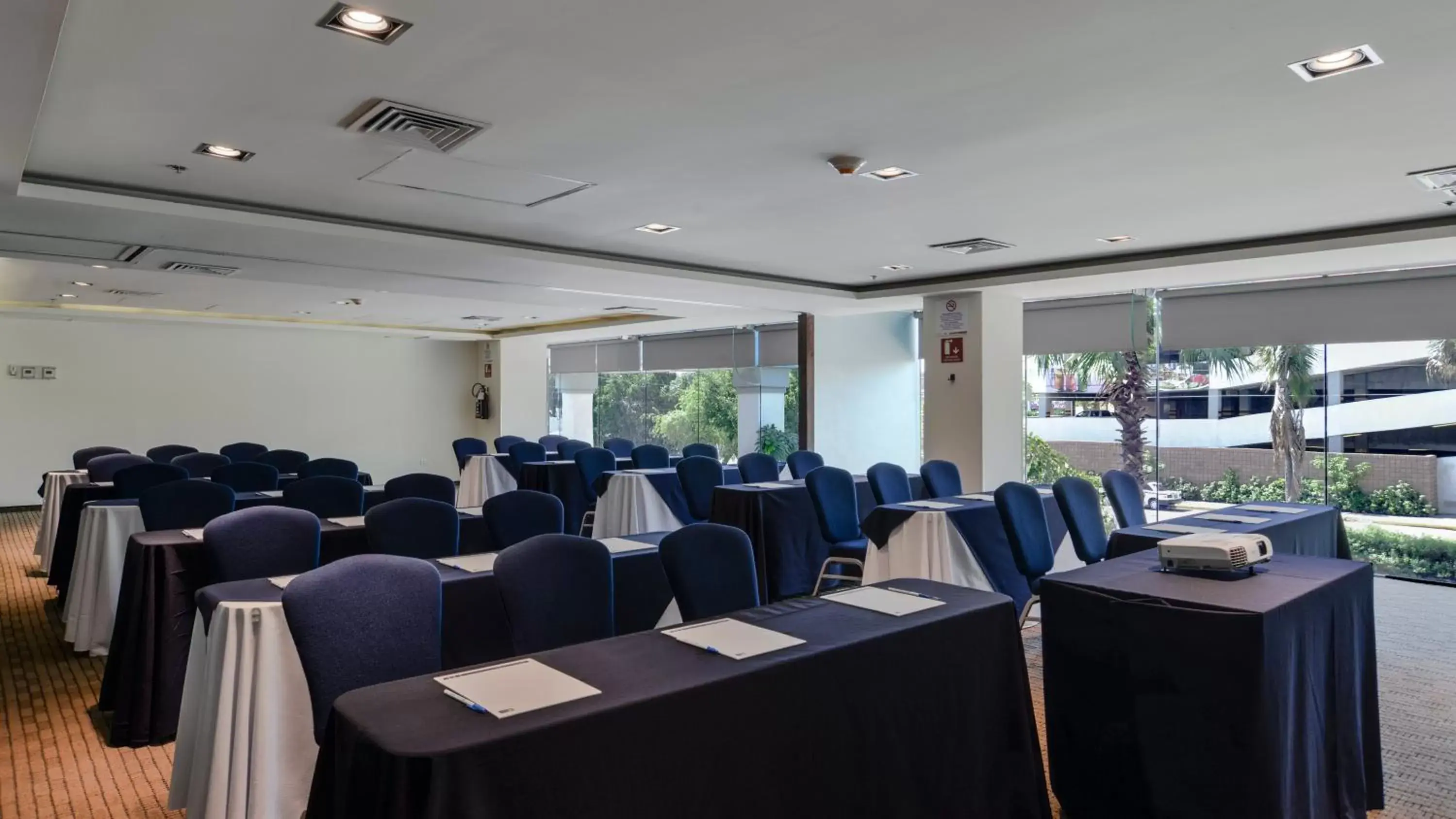 Meeting/conference room in Holiday Inn Express Culiacan, an IHG Hotel