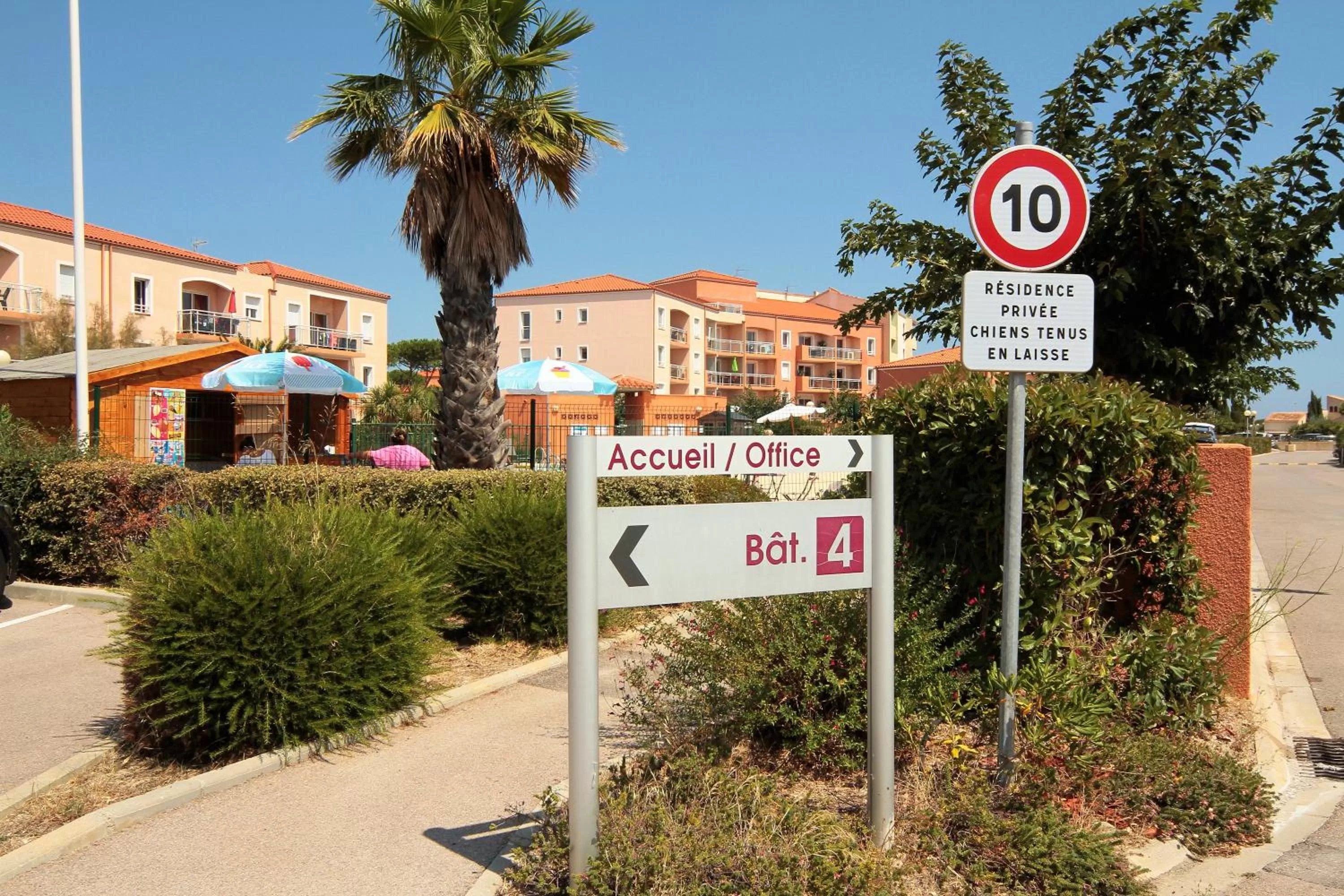 Property building in Résidence La Pinède