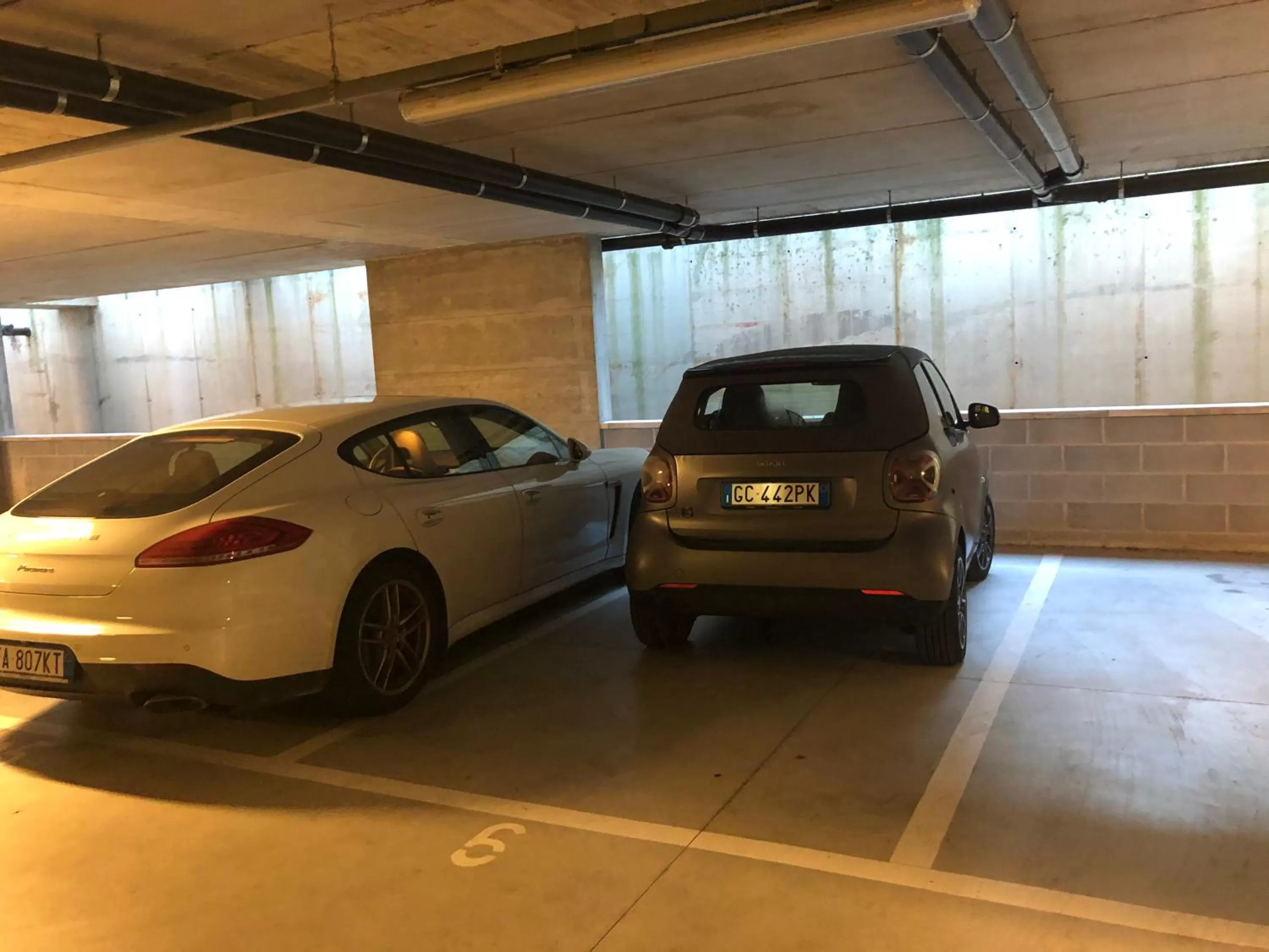 Parking in Blue Shades Hotel