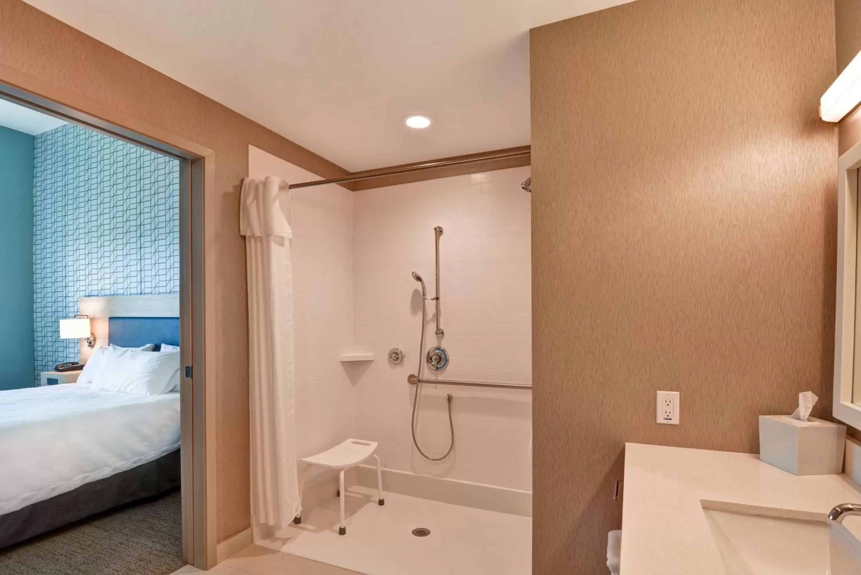 Bathroom in Home2 Suites By Hilton Palmdale