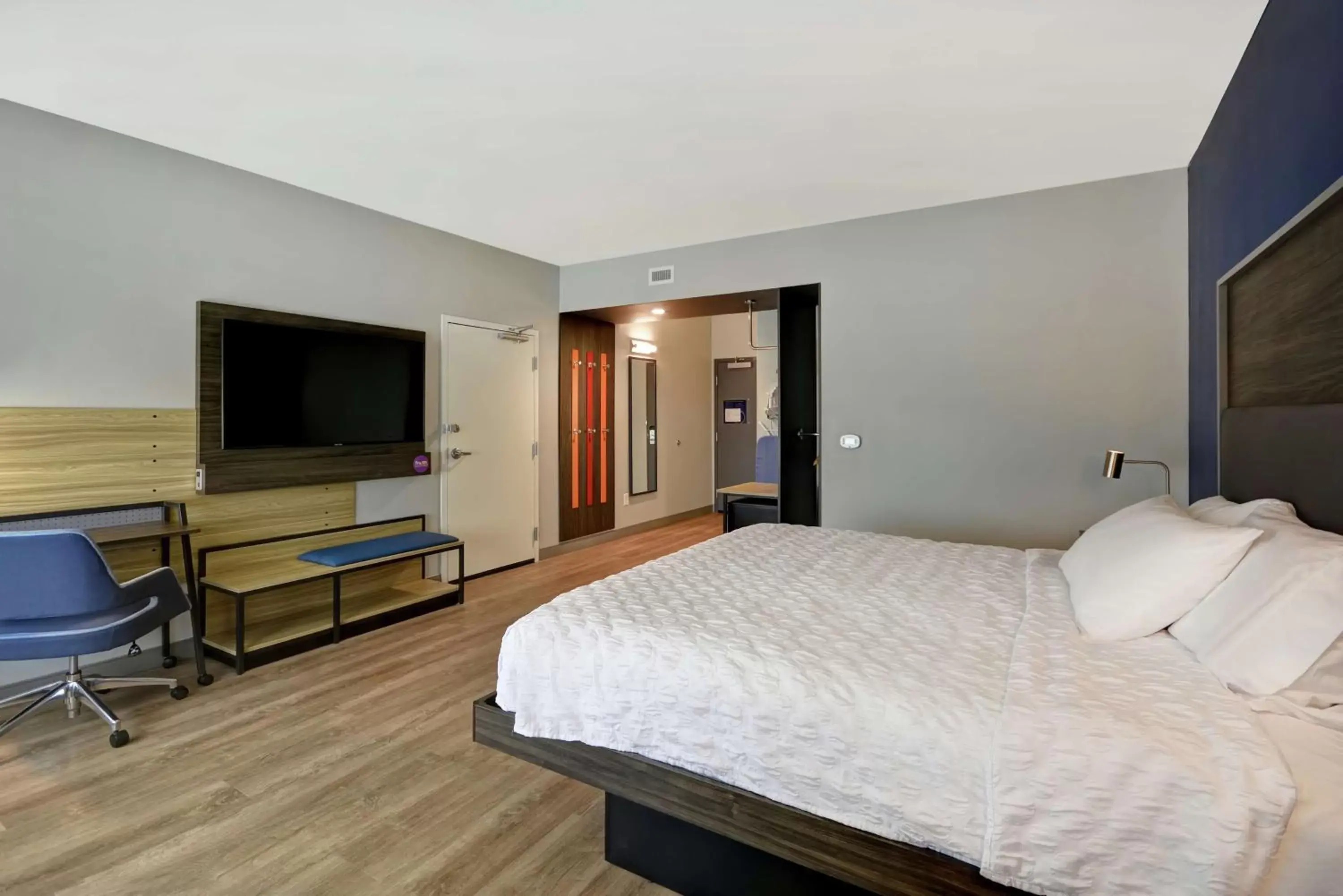 Bedroom, Bed in Tru By Hilton Winchester, Va