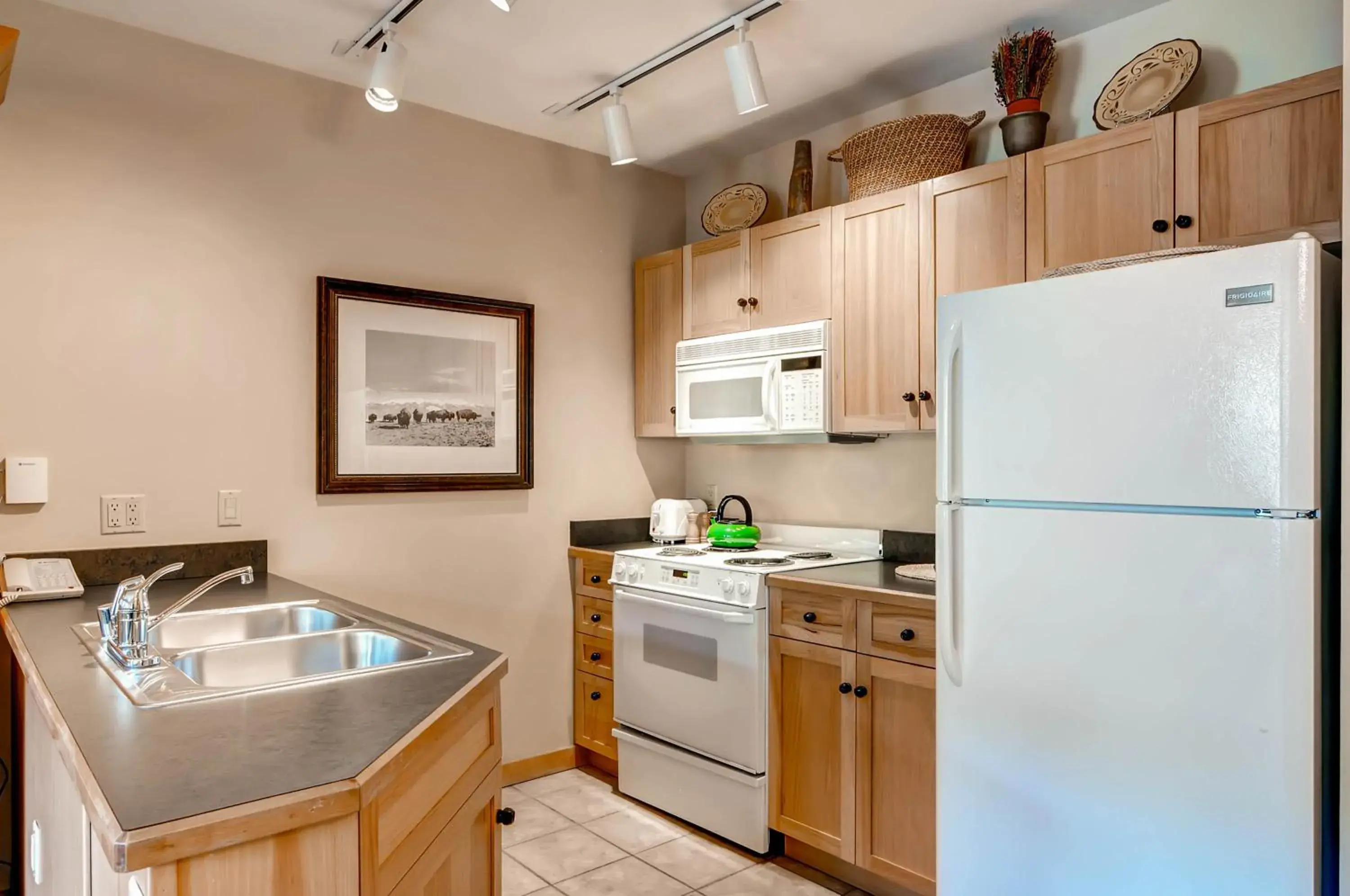 Kitchen or kitchenette, Kitchen/Kitchenette in River Run Village by Keystone Resort