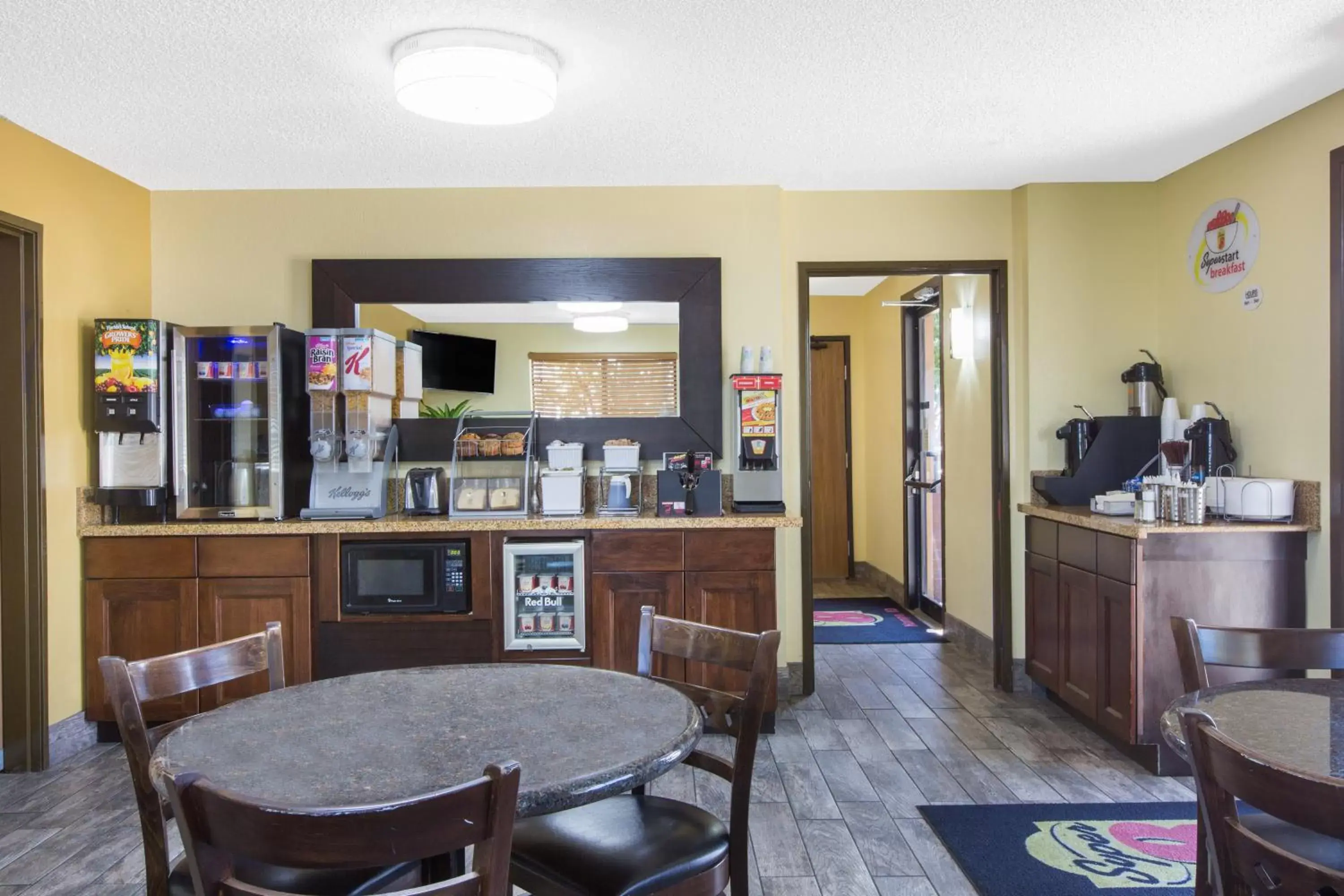 Continental breakfast in Super 8 by Wyndham Nampa