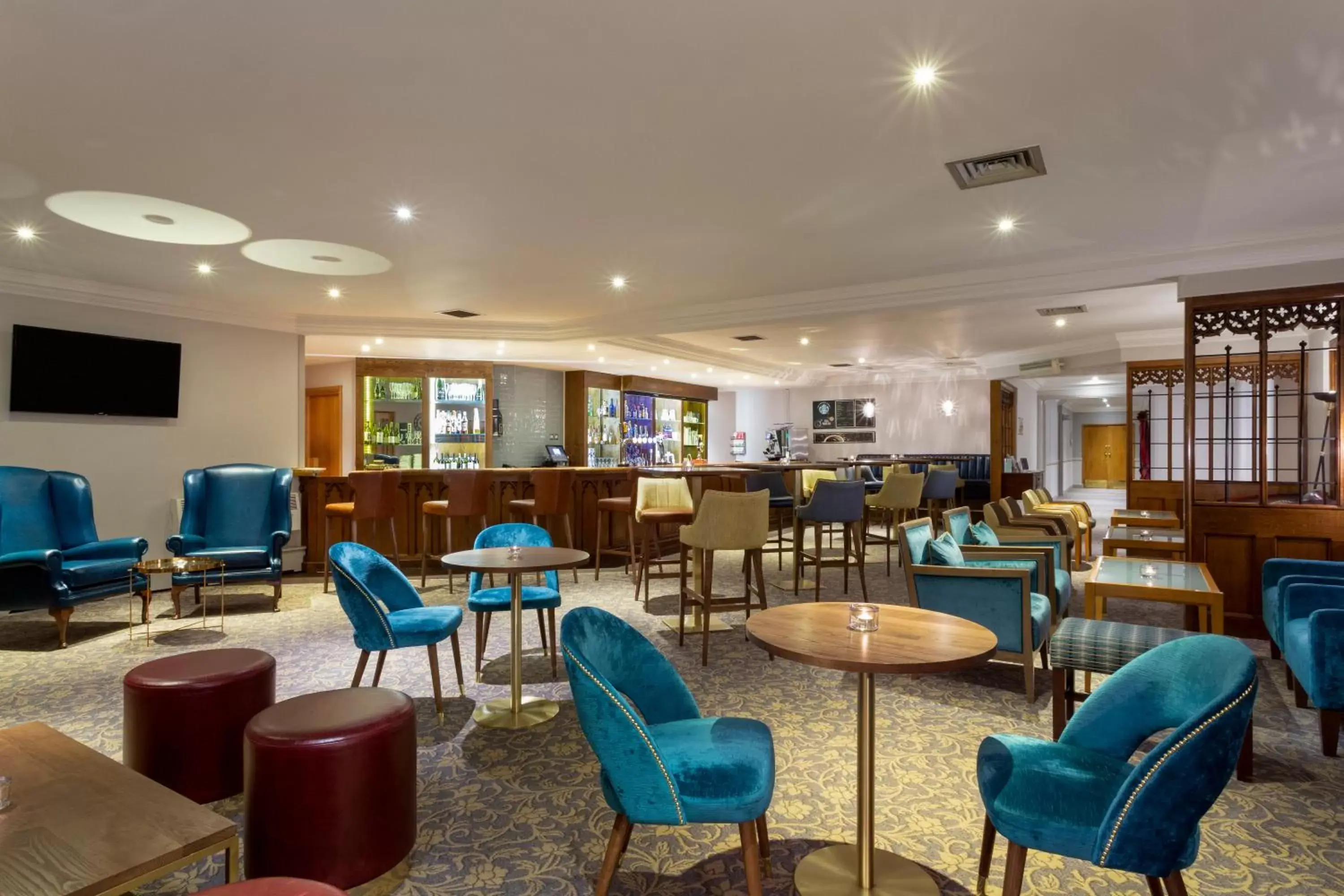 Lounge or bar in Bridgewood Manor Hotel & Spa Lounge or bar in Bridgewood Manor Hotel & Spa