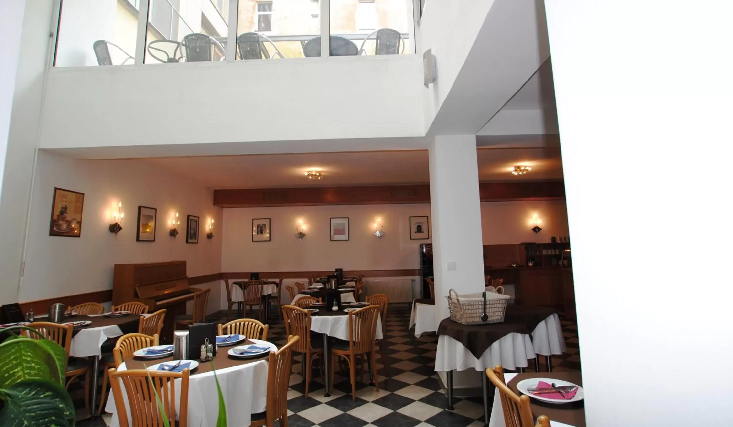 Restaurant/Places to Eat in Hotel Augustus et Otto